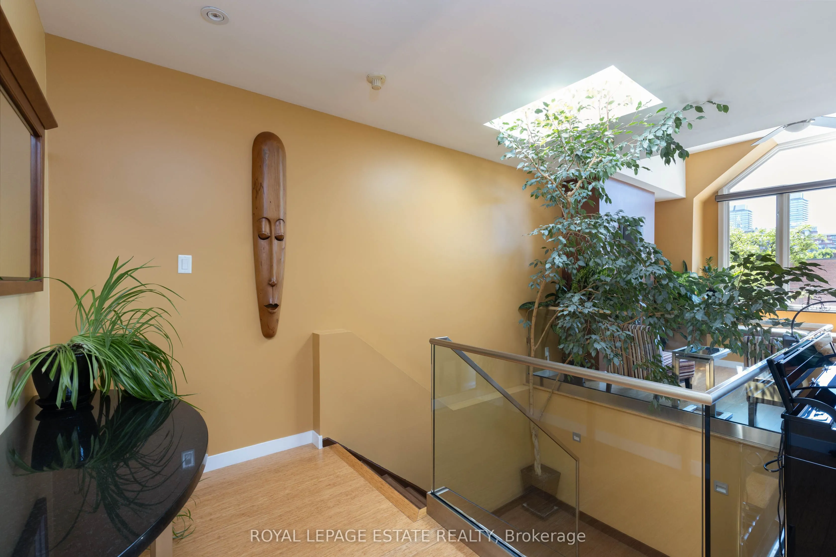 432/434 Queen Street E