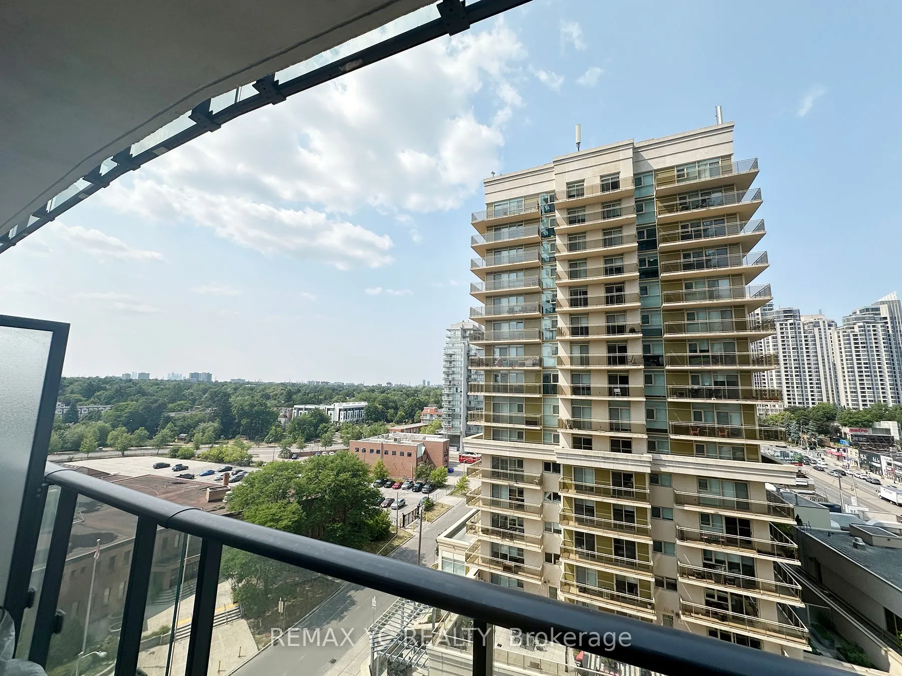 15 Ellerslie Avenue, #809