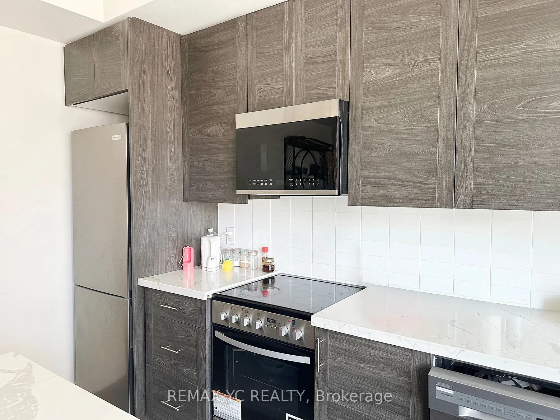 15 Ellerslie Avenue, #809