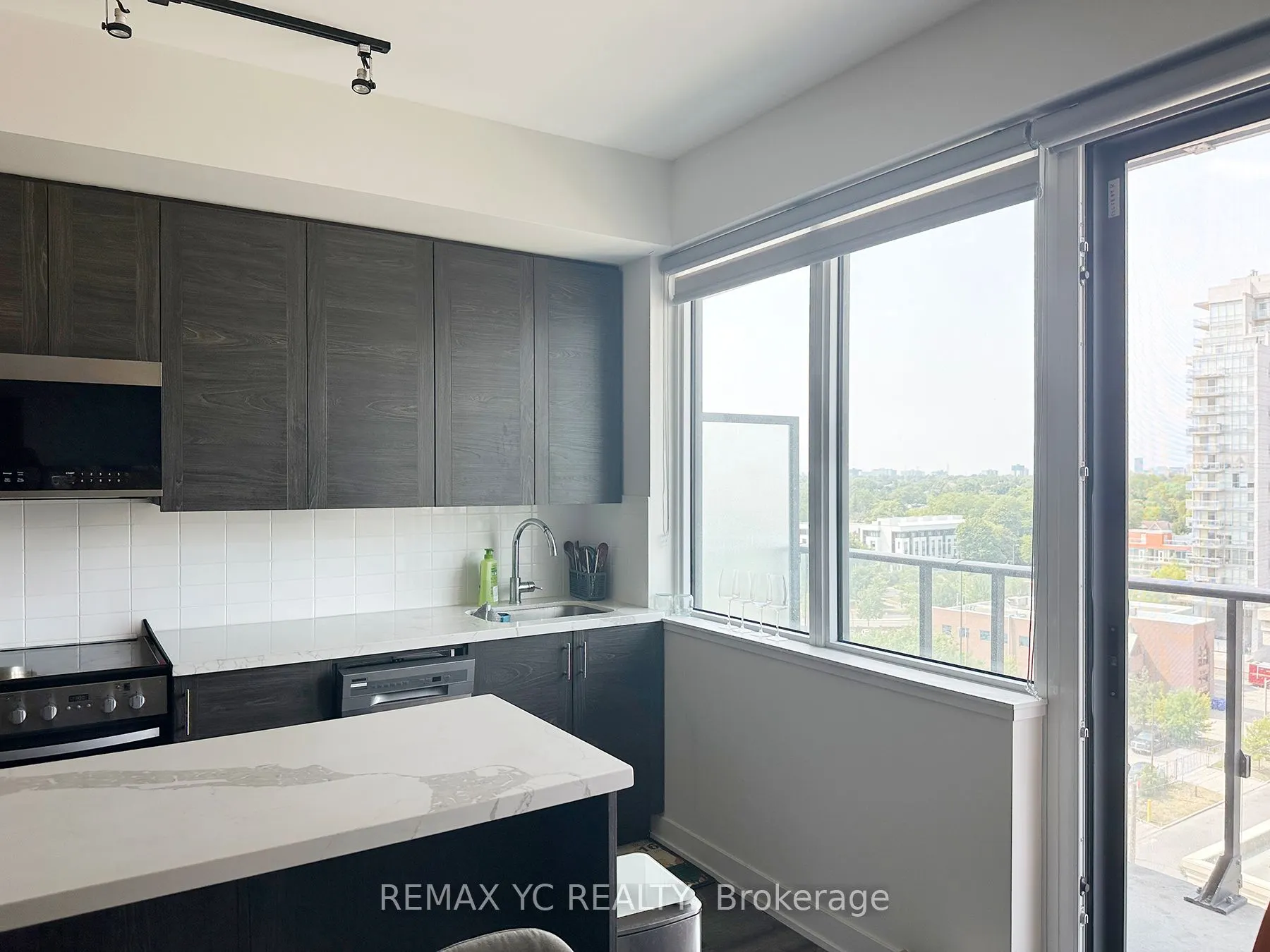 15 Ellerslie Avenue, #809