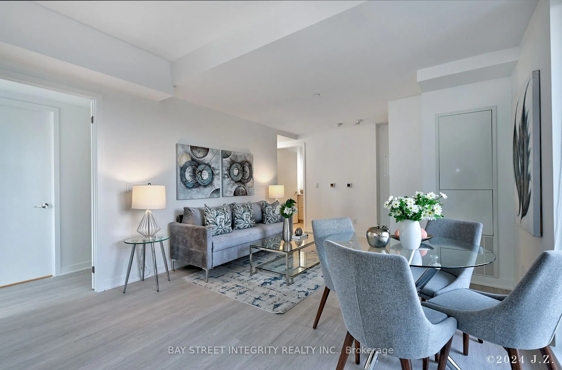 185 Alberta Avenue, #403