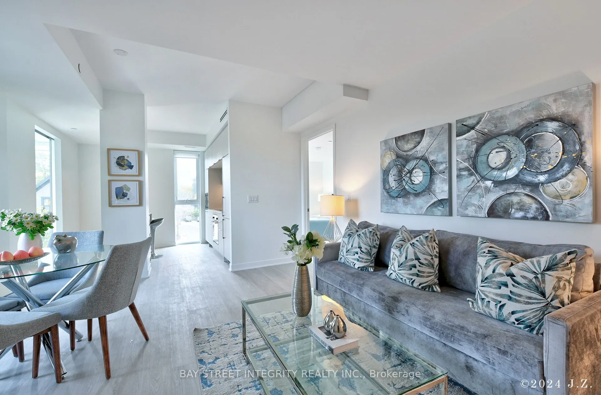 185 Alberta Avenue, #403
