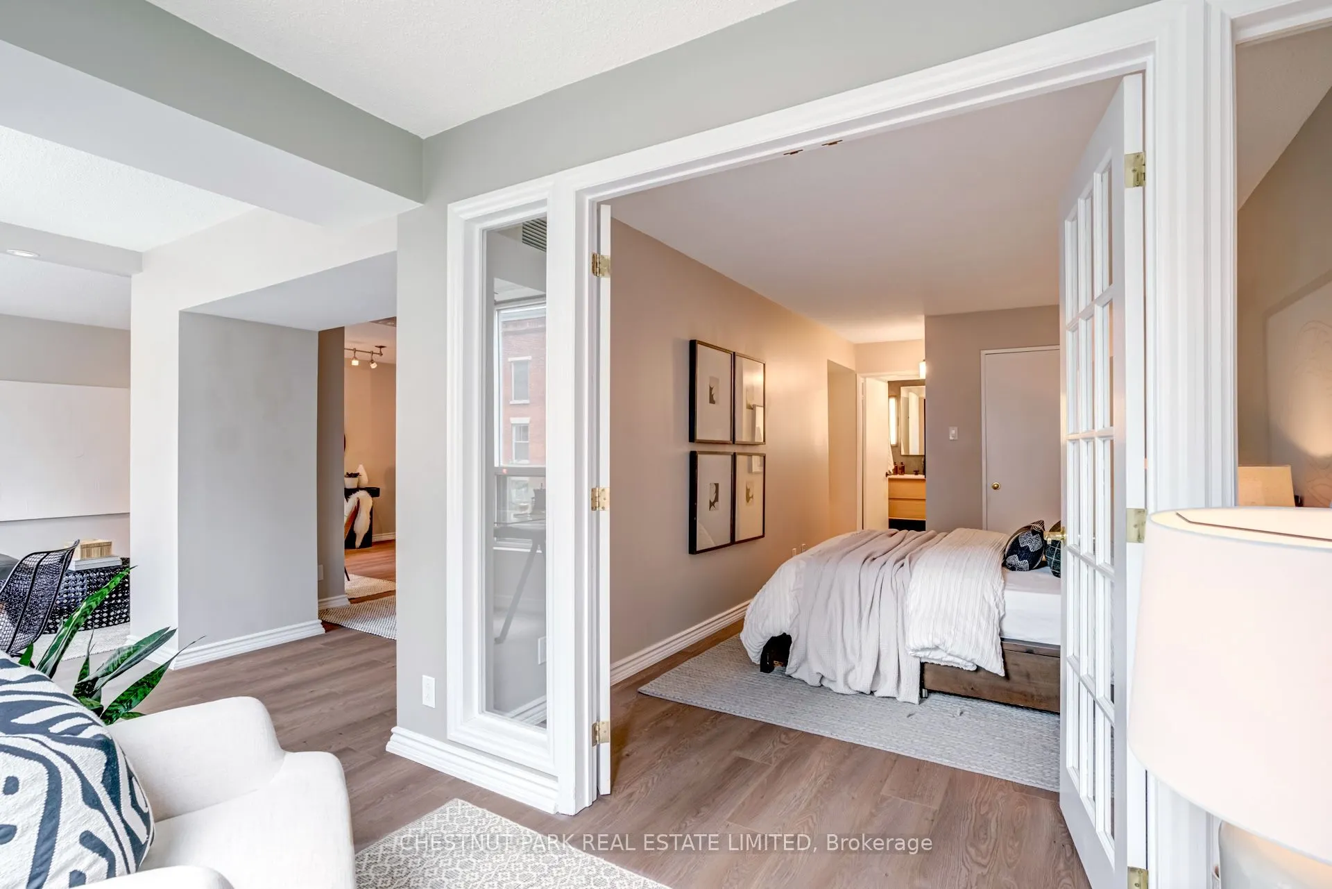 92 King Street E, #305