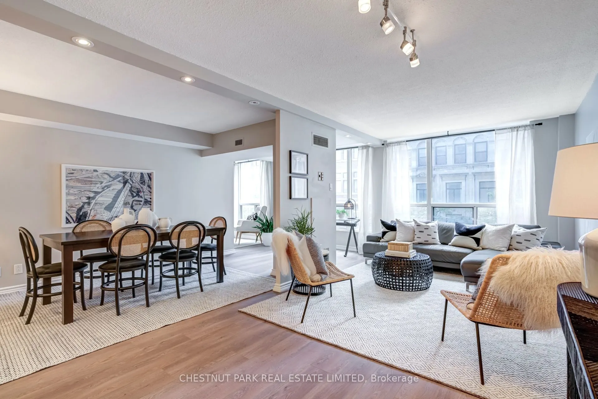 92 King Street E, #305