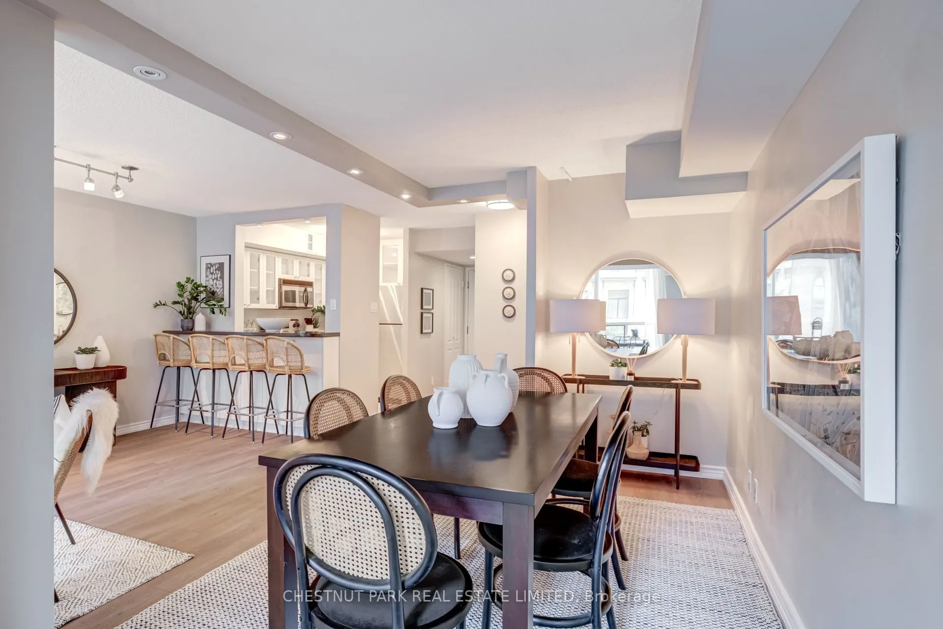 92 King Street E, #305