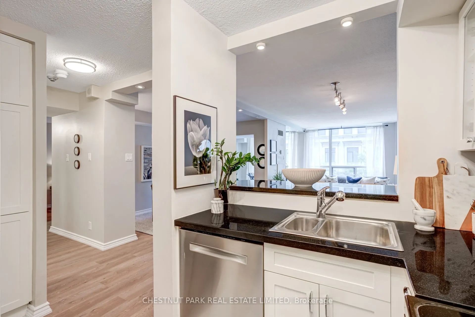 92 King Street E, #305