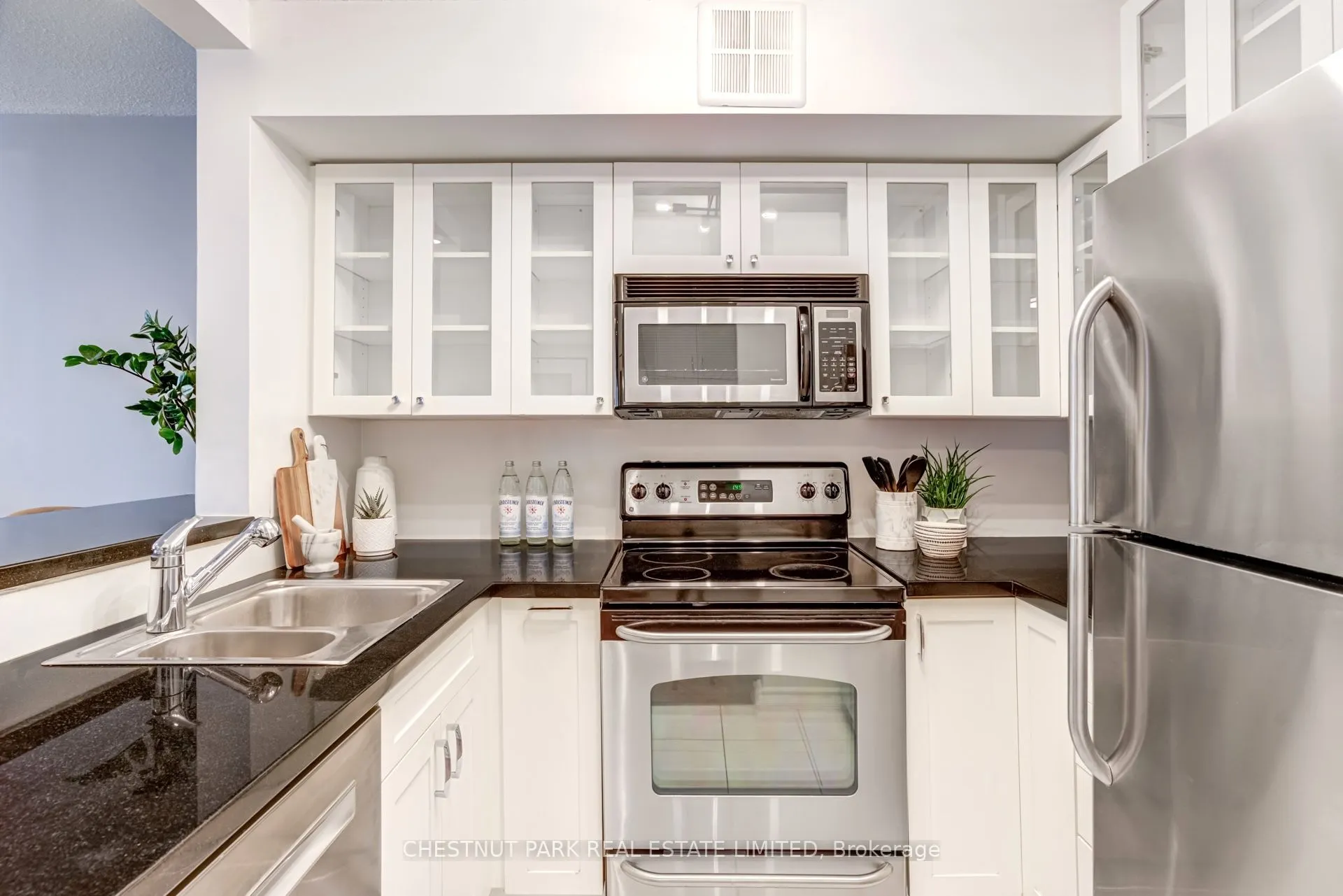 92 King Street E, #305