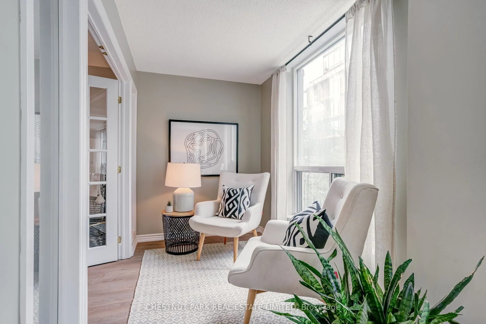 92 King Street E, #305