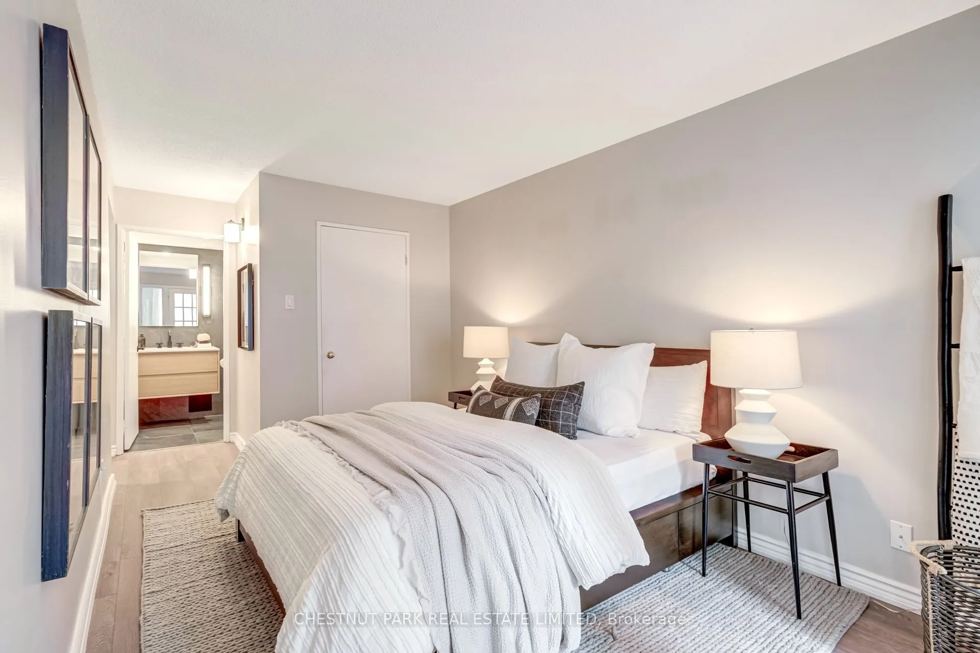 92 King Street E, #305