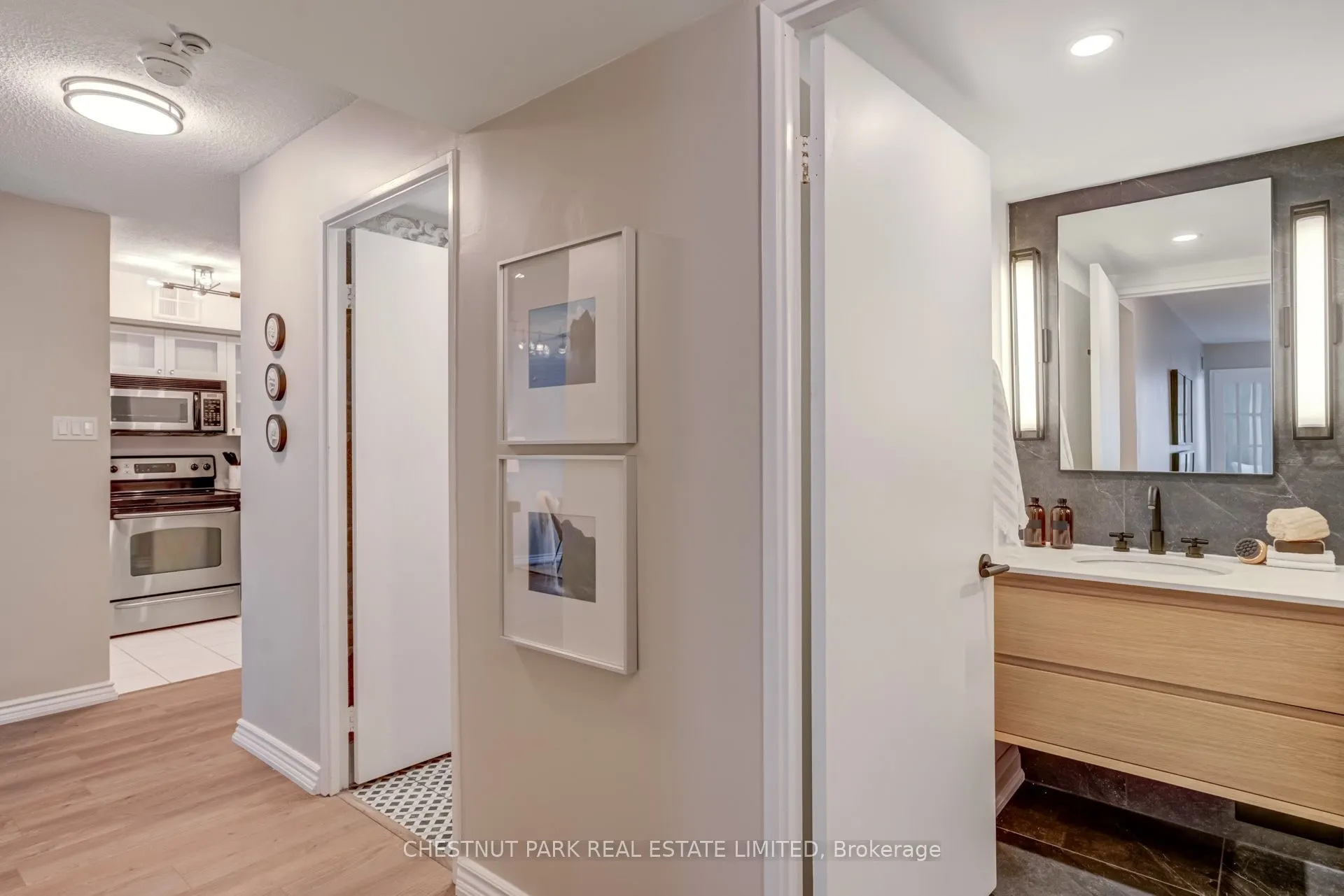 92 King Street E, #305