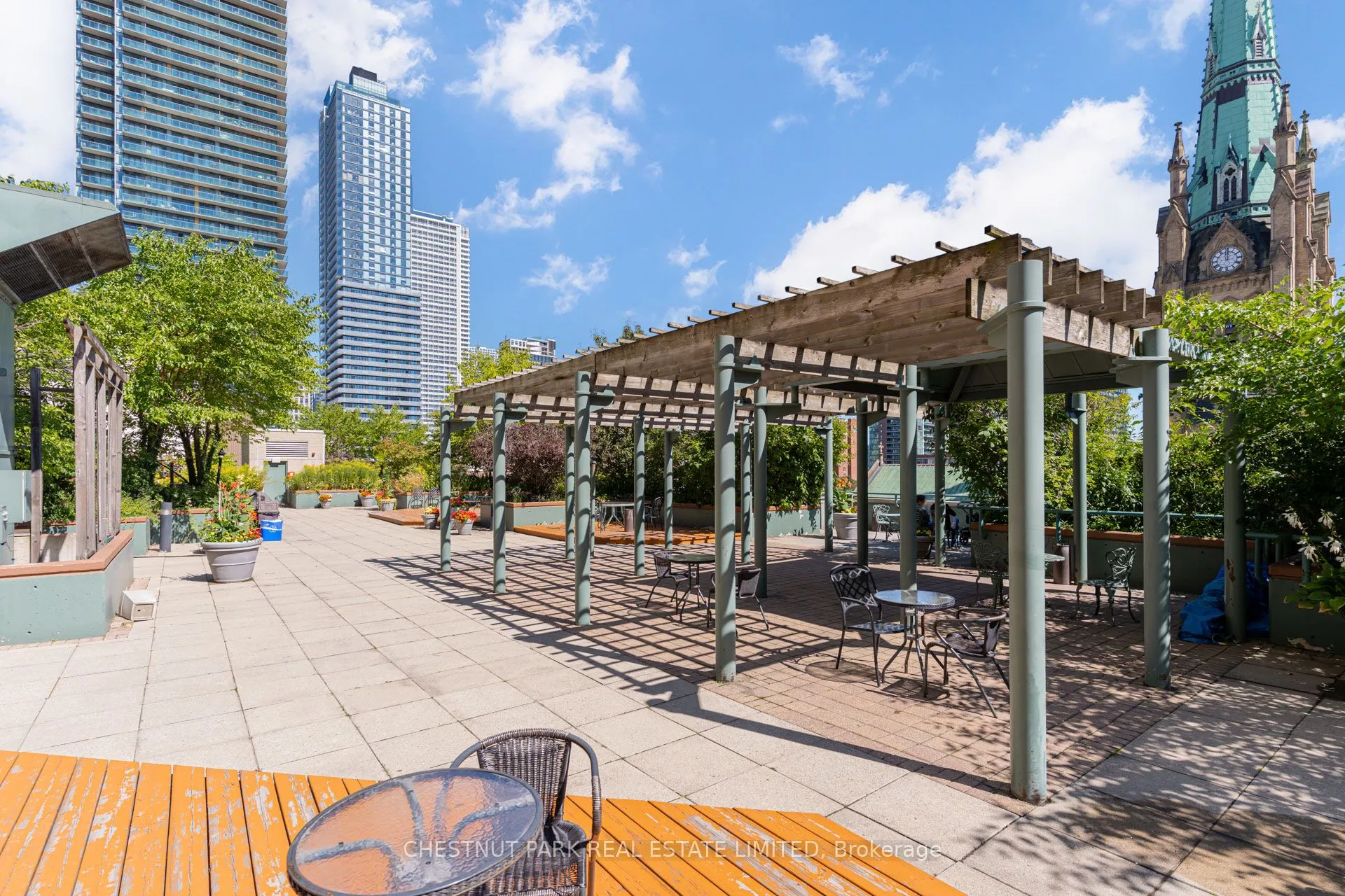 92 King Street E, #305