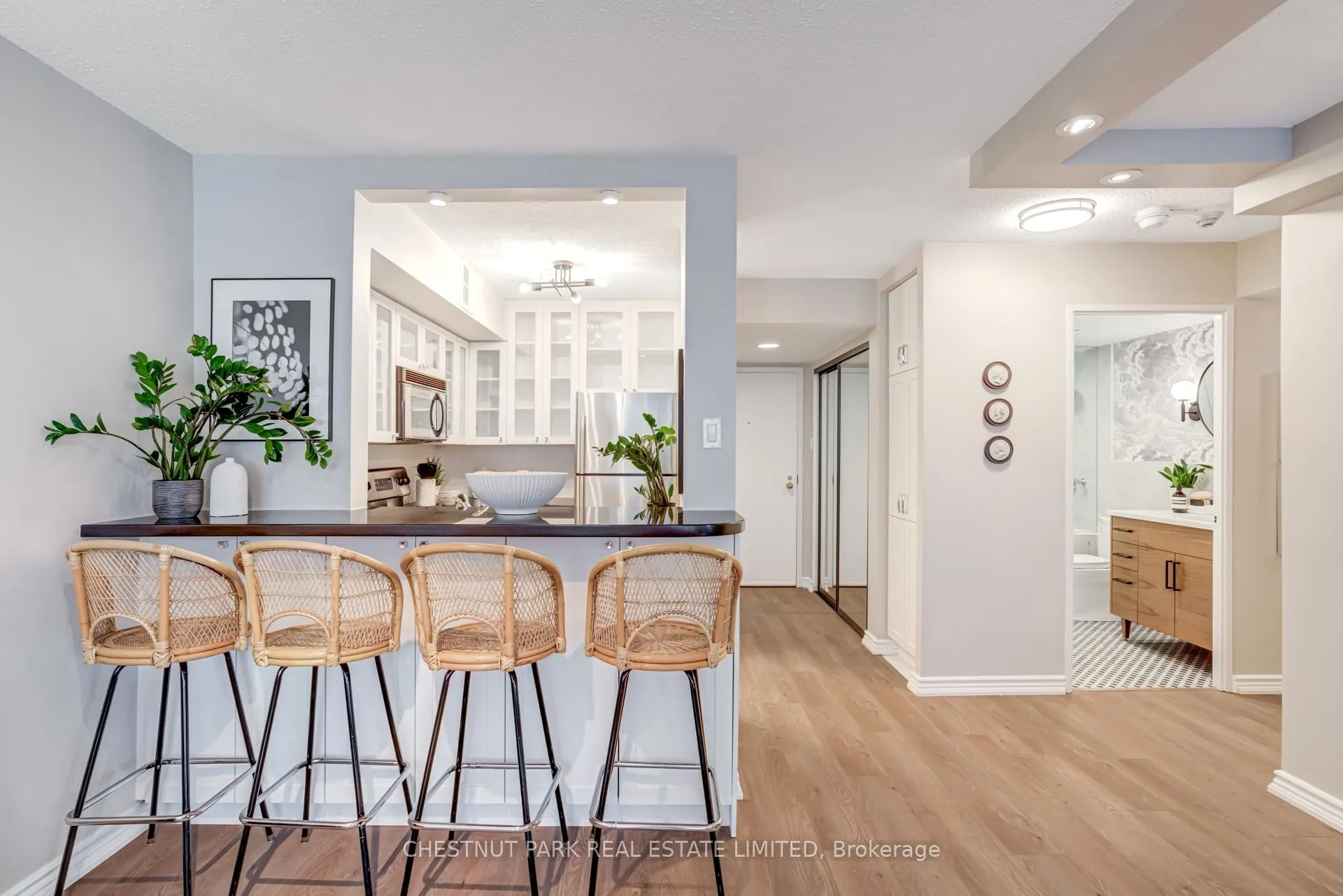 92 King Street E, #305