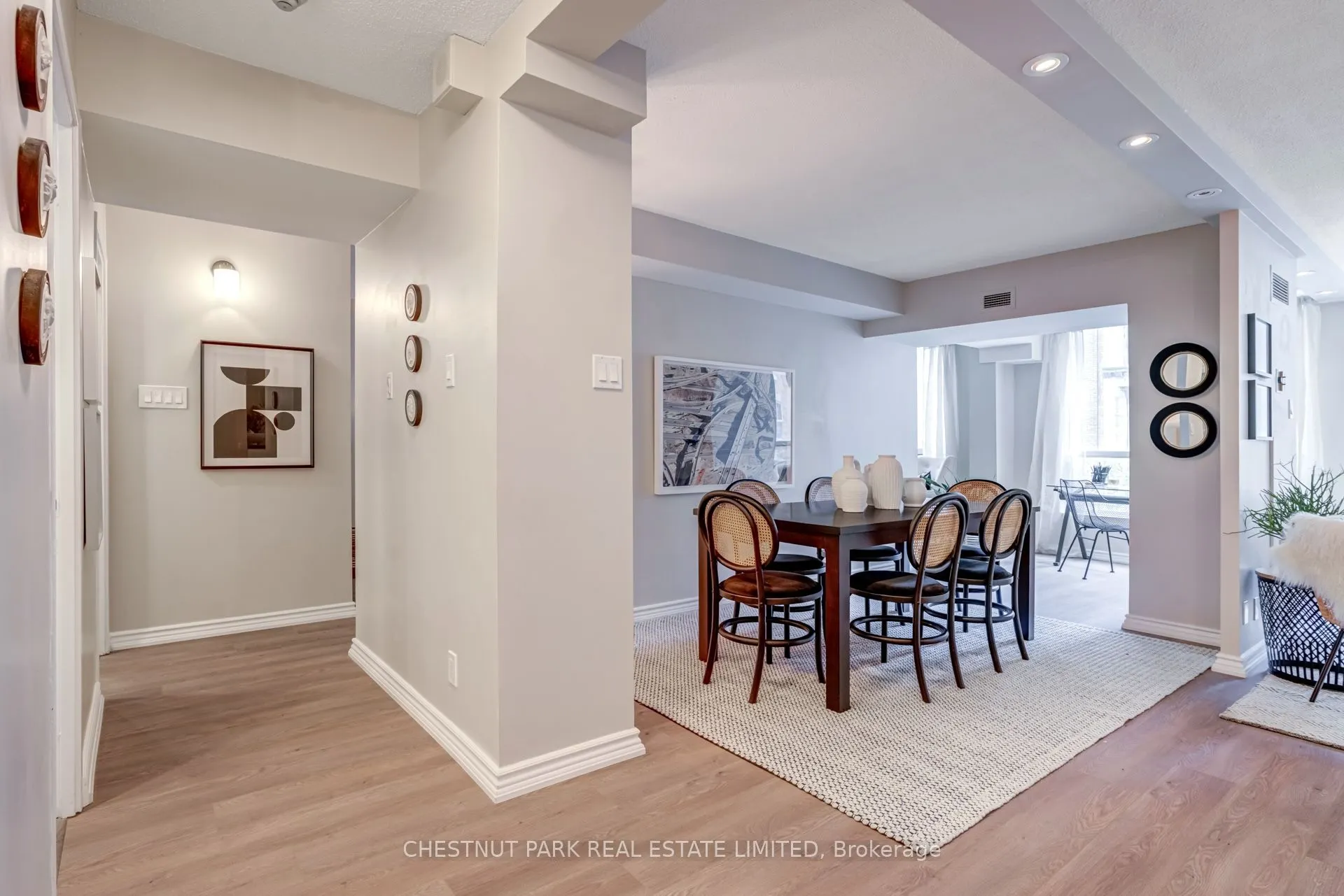 92 King Street E, #305