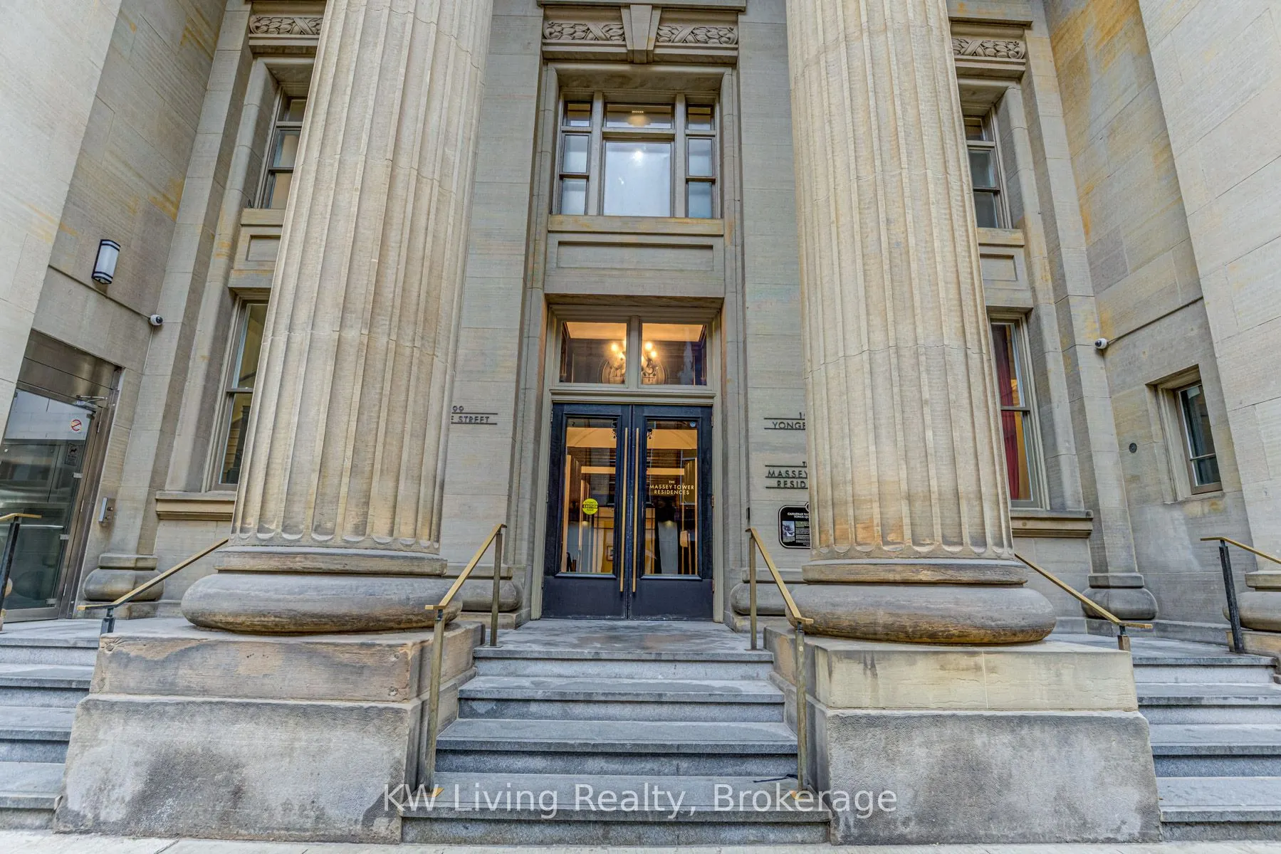 197 Yonge Street, #2906