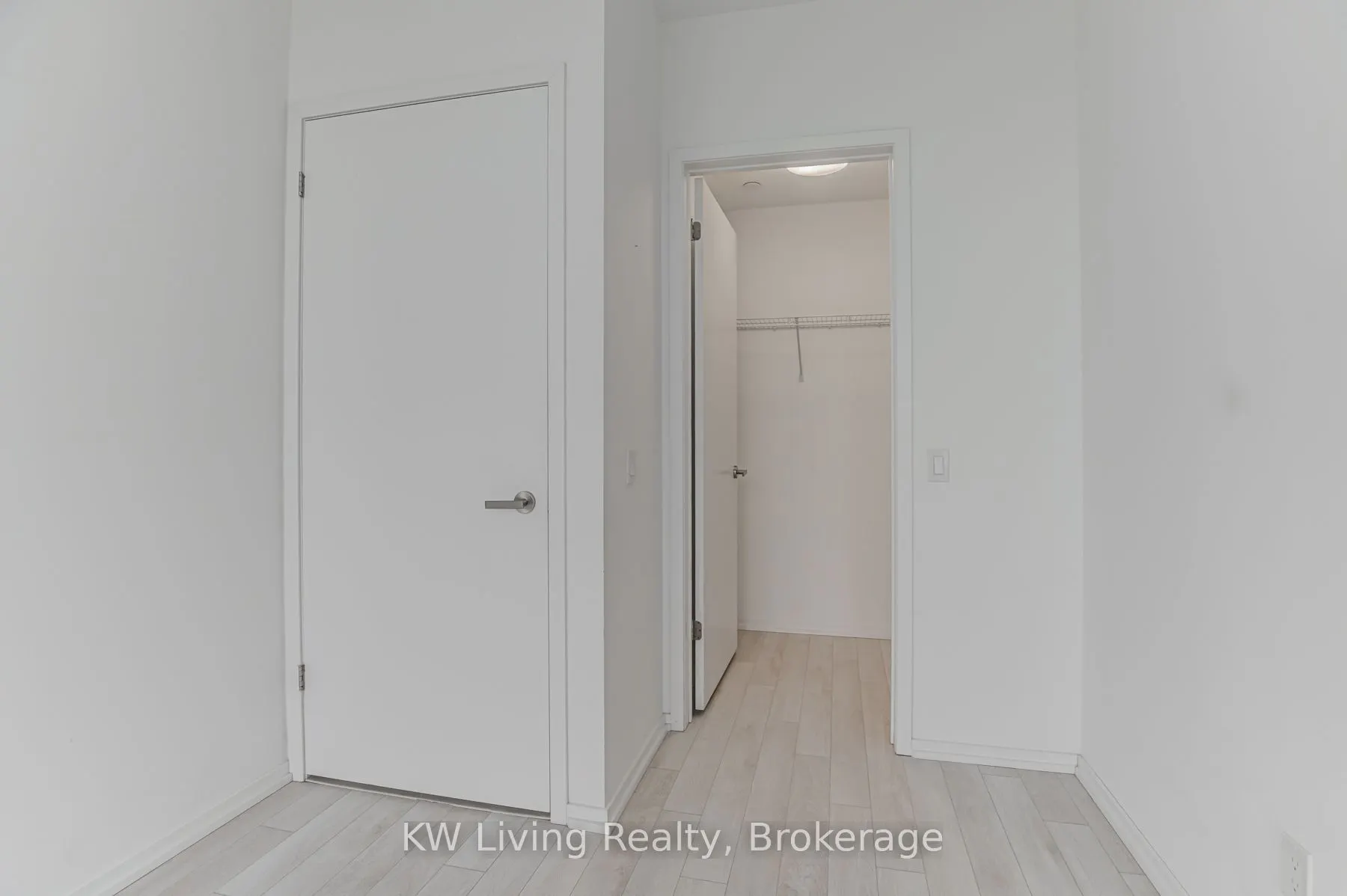 197 Yonge Street, #2906