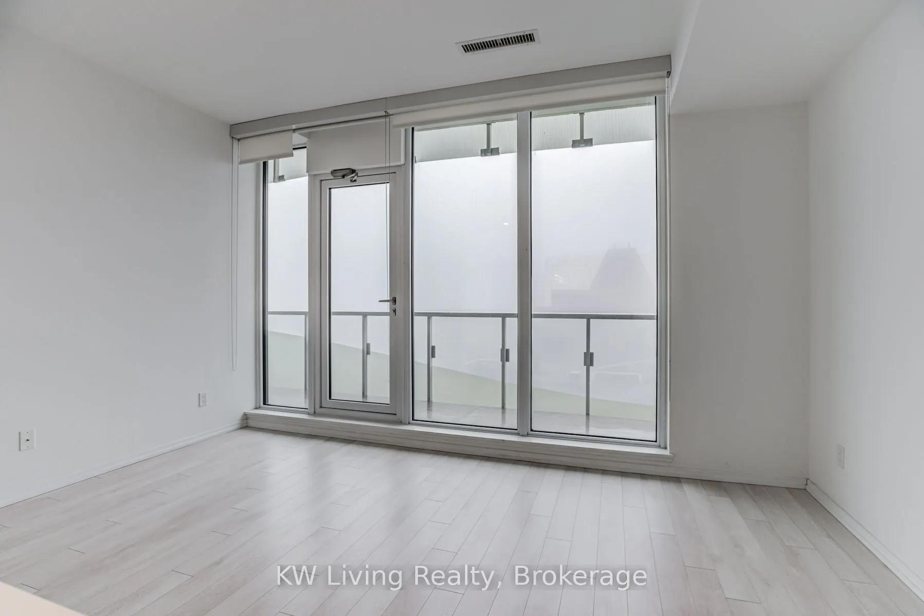 197 Yonge Street, #2906