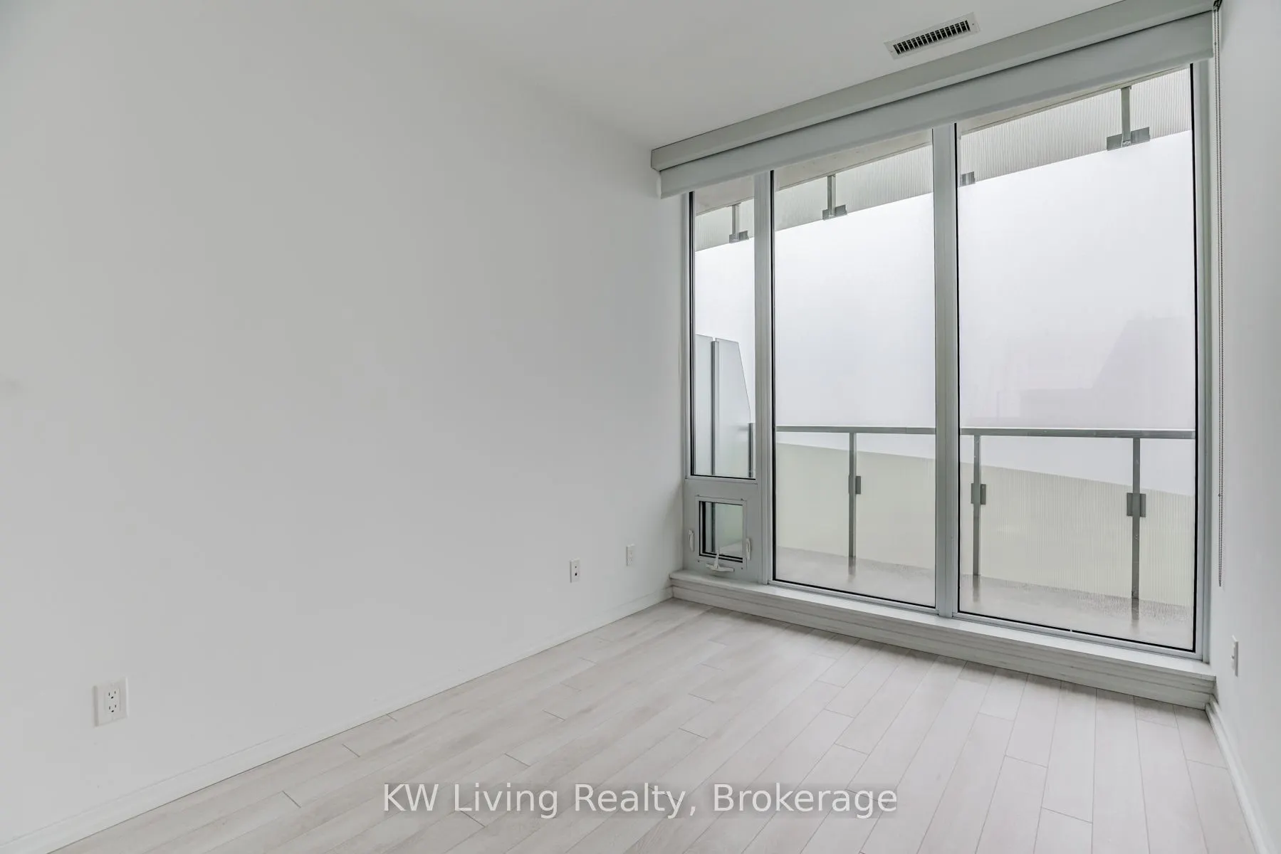 197 Yonge Street, #2906