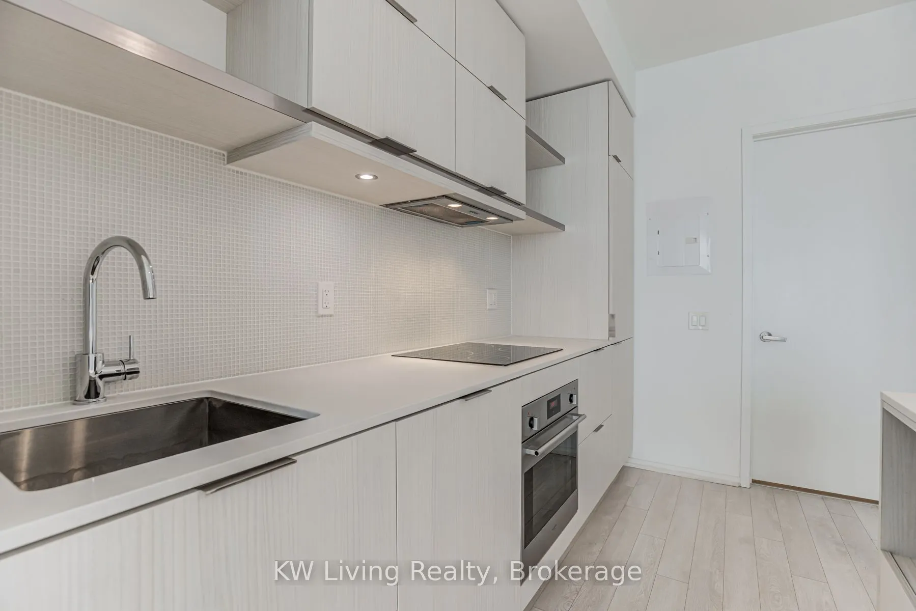 197 Yonge Street, #2906