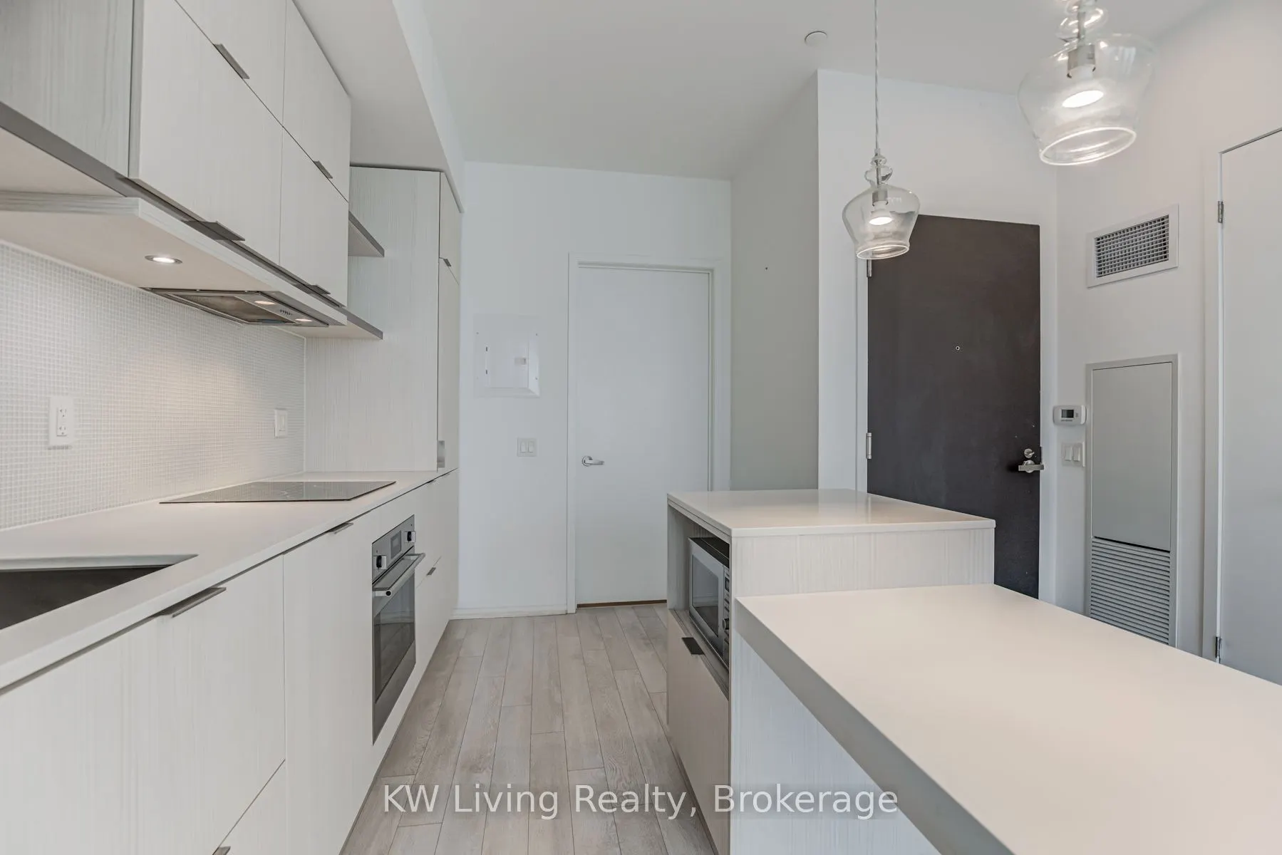 197 Yonge Street, #2906