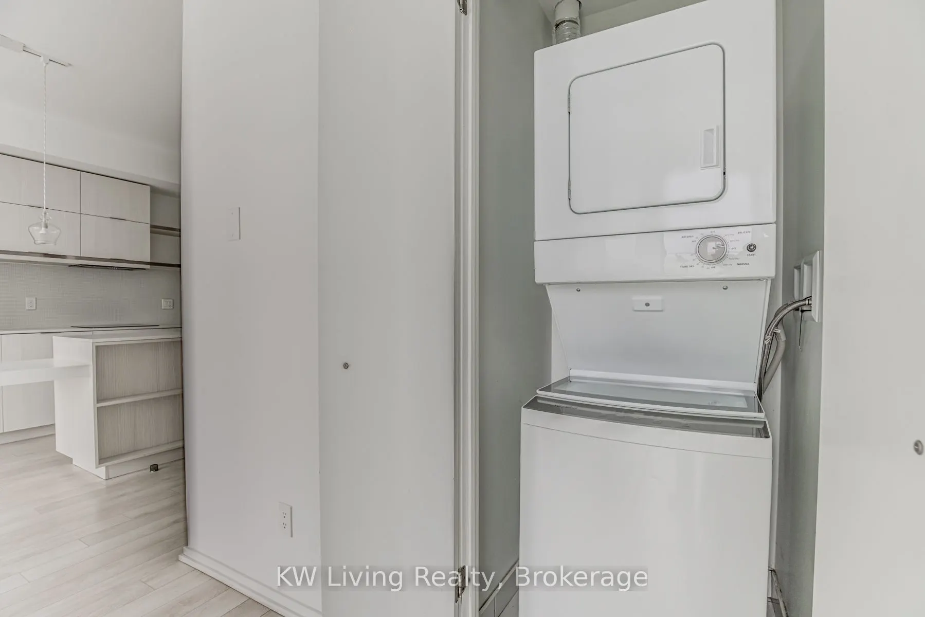 197 Yonge Street, #2906