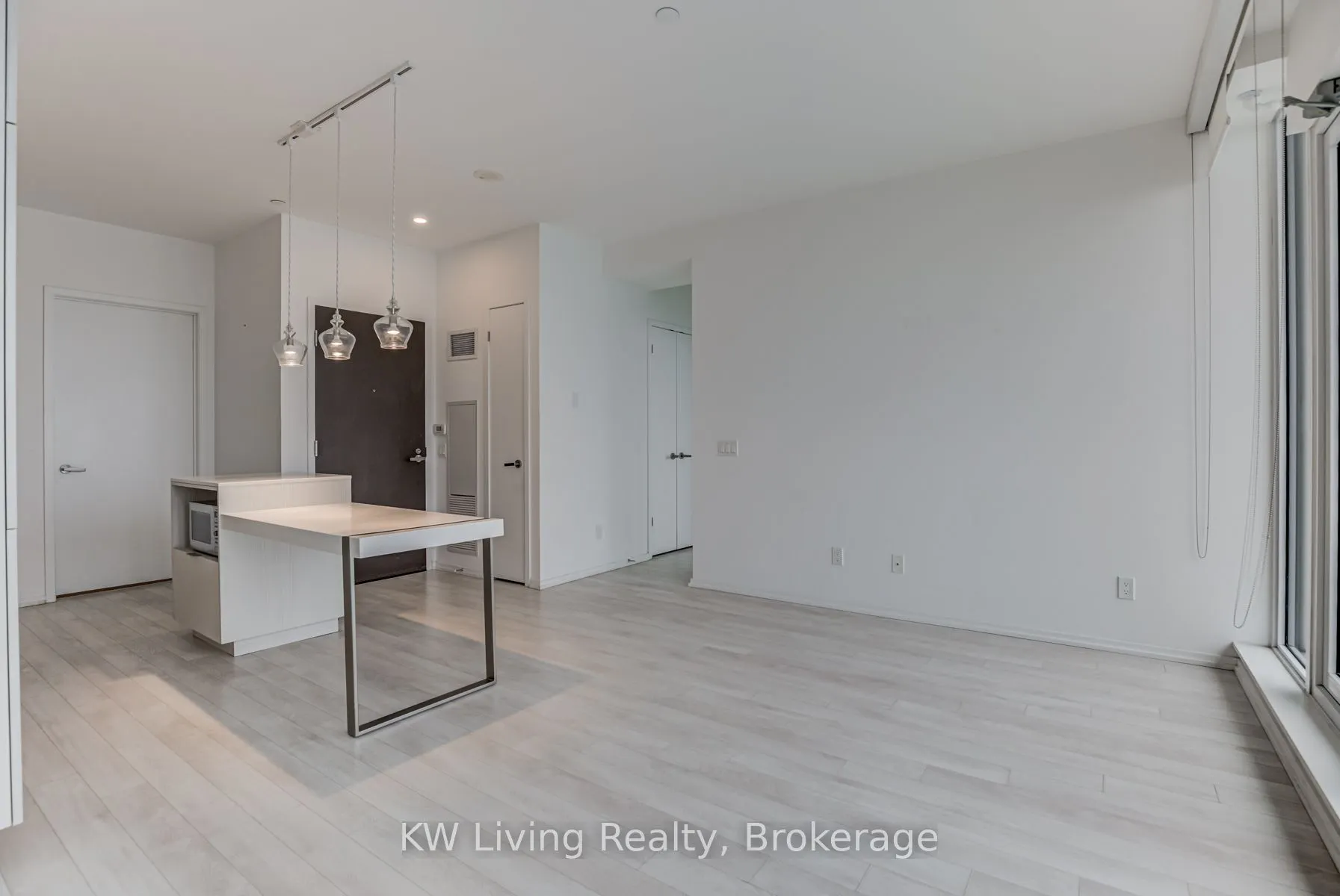 197 Yonge Street, #2906