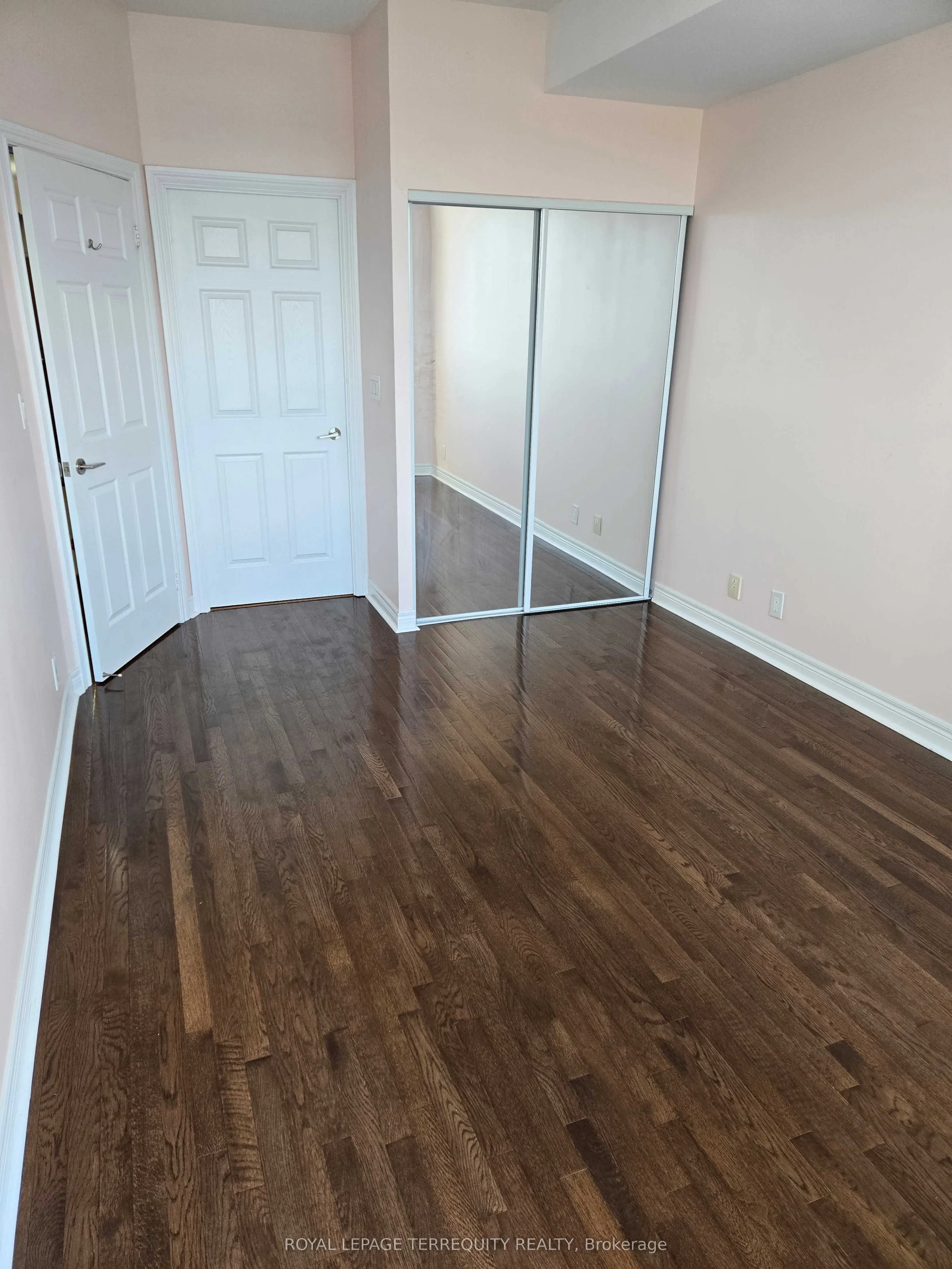 736 Spadina Avenue, #1606