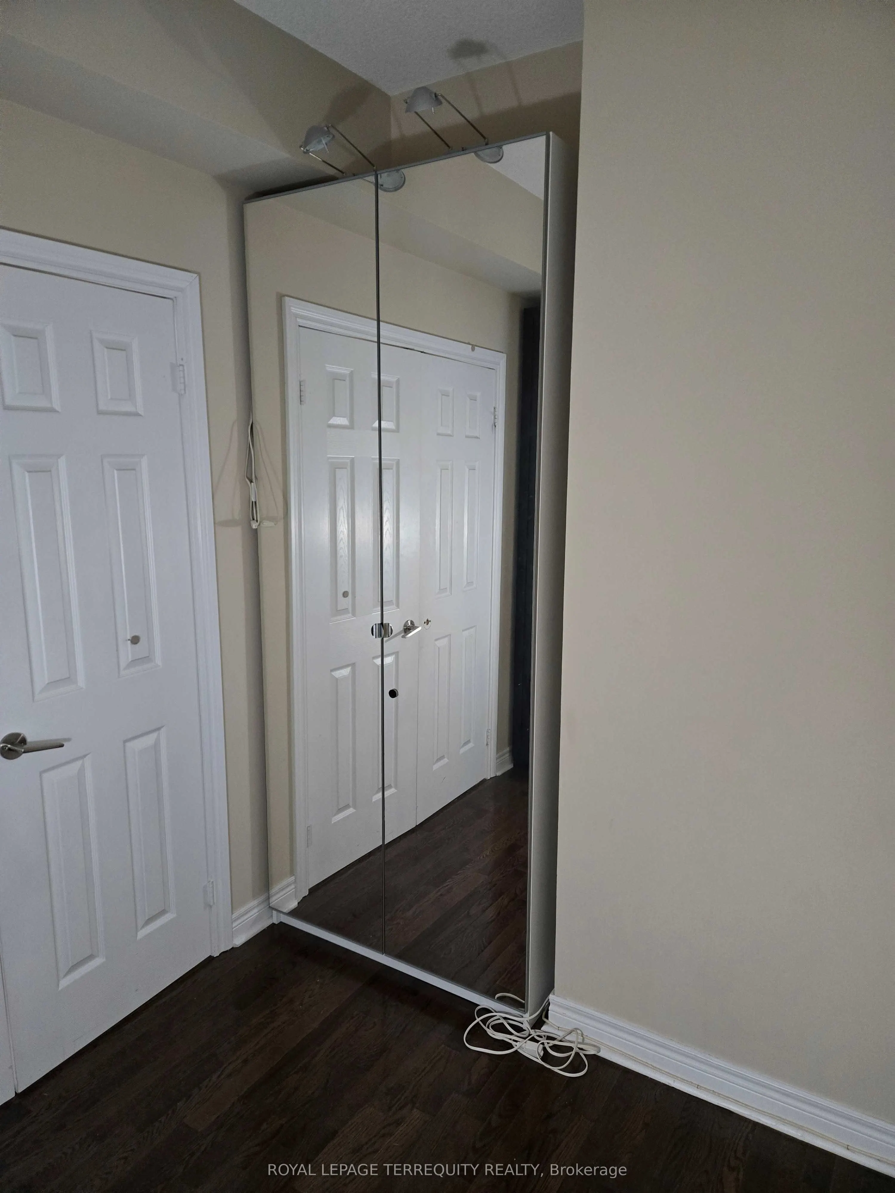 736 Spadina Avenue, #1606
