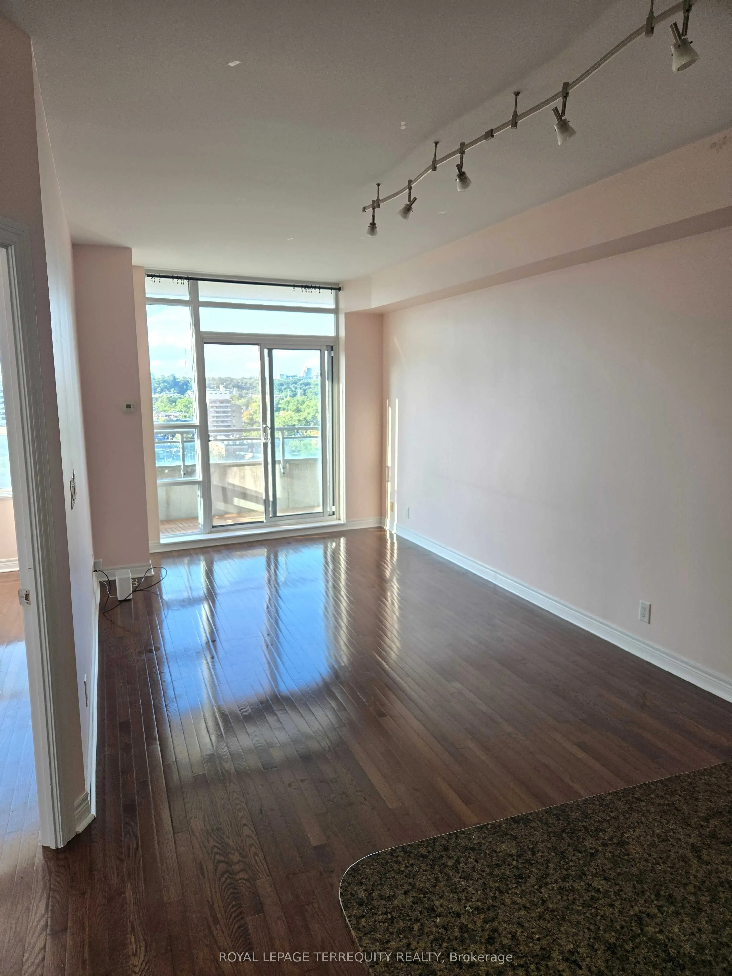 736 Spadina Avenue, #1606