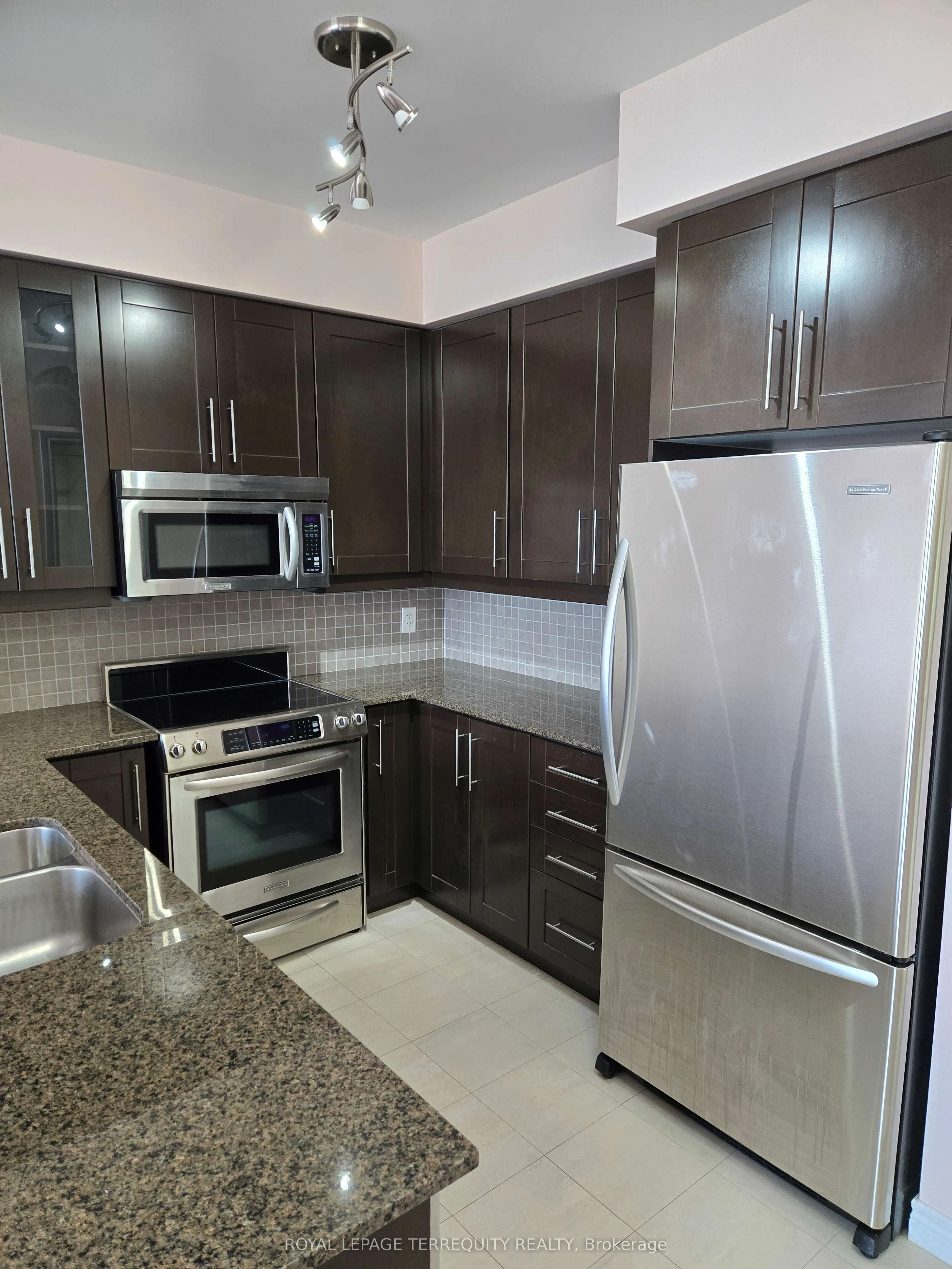 736 Spadina Avenue, #1606