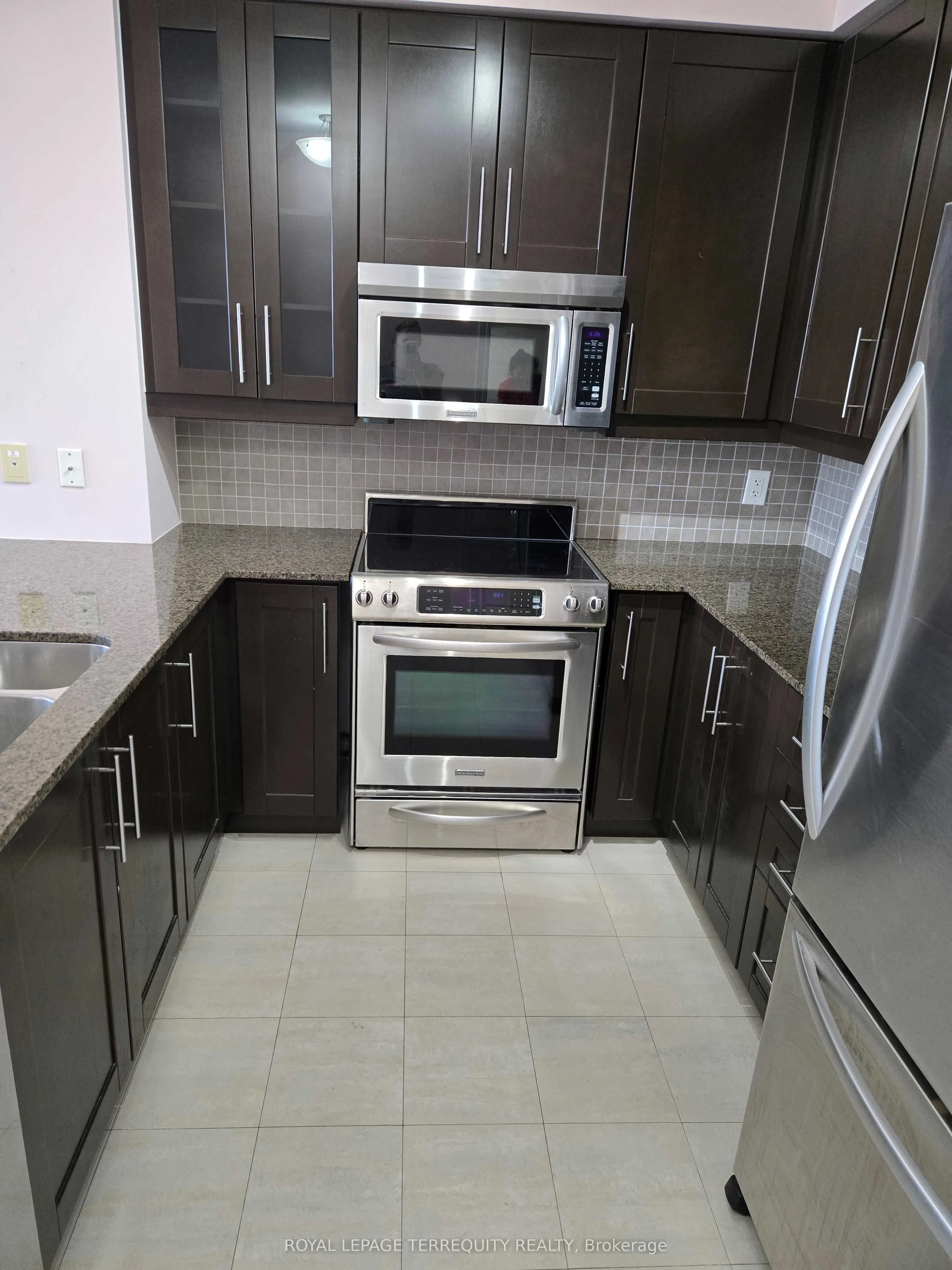 736 Spadina Avenue, #1606