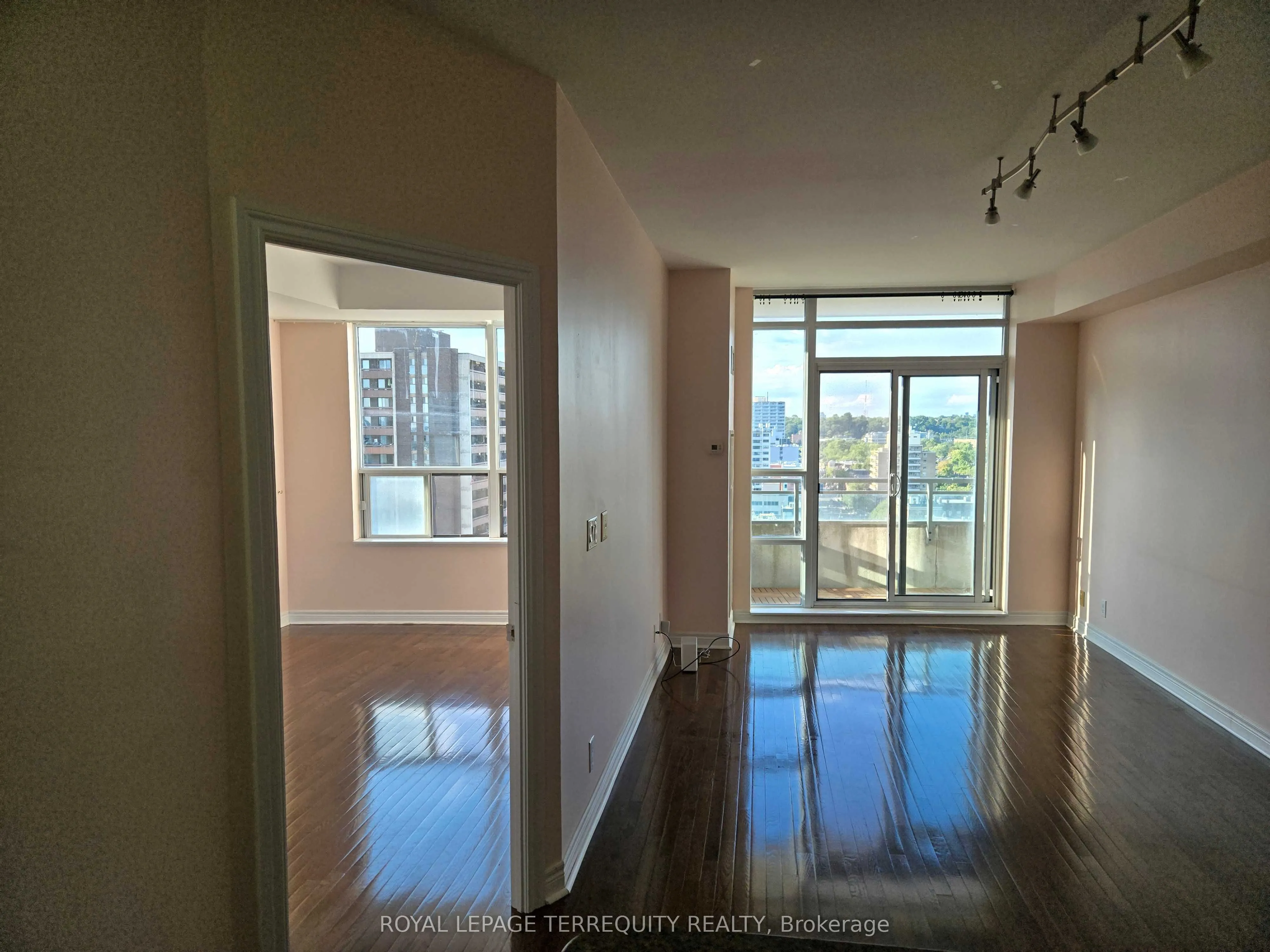 736 Spadina Avenue, #1606