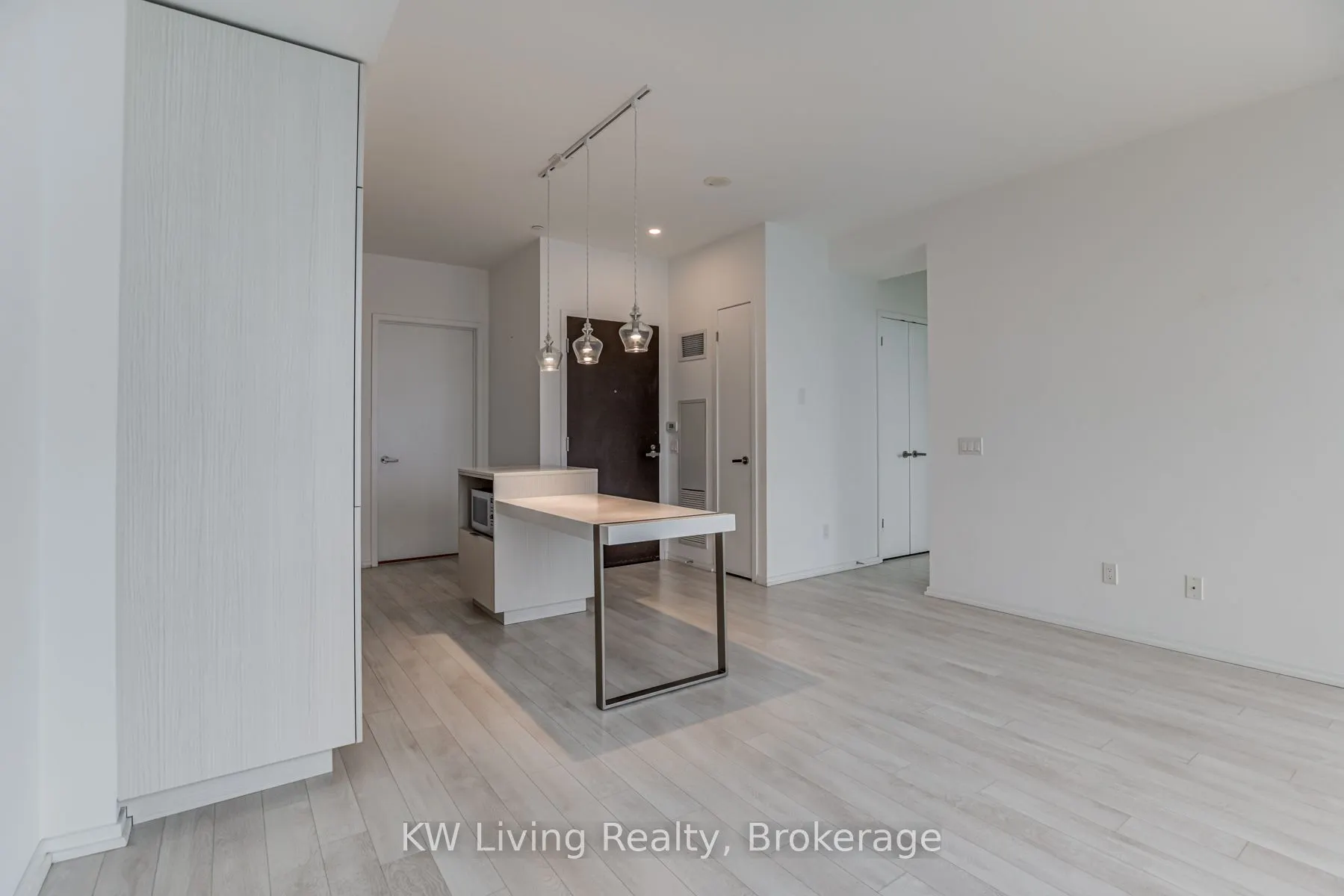 197 Yonge Street, #2906
