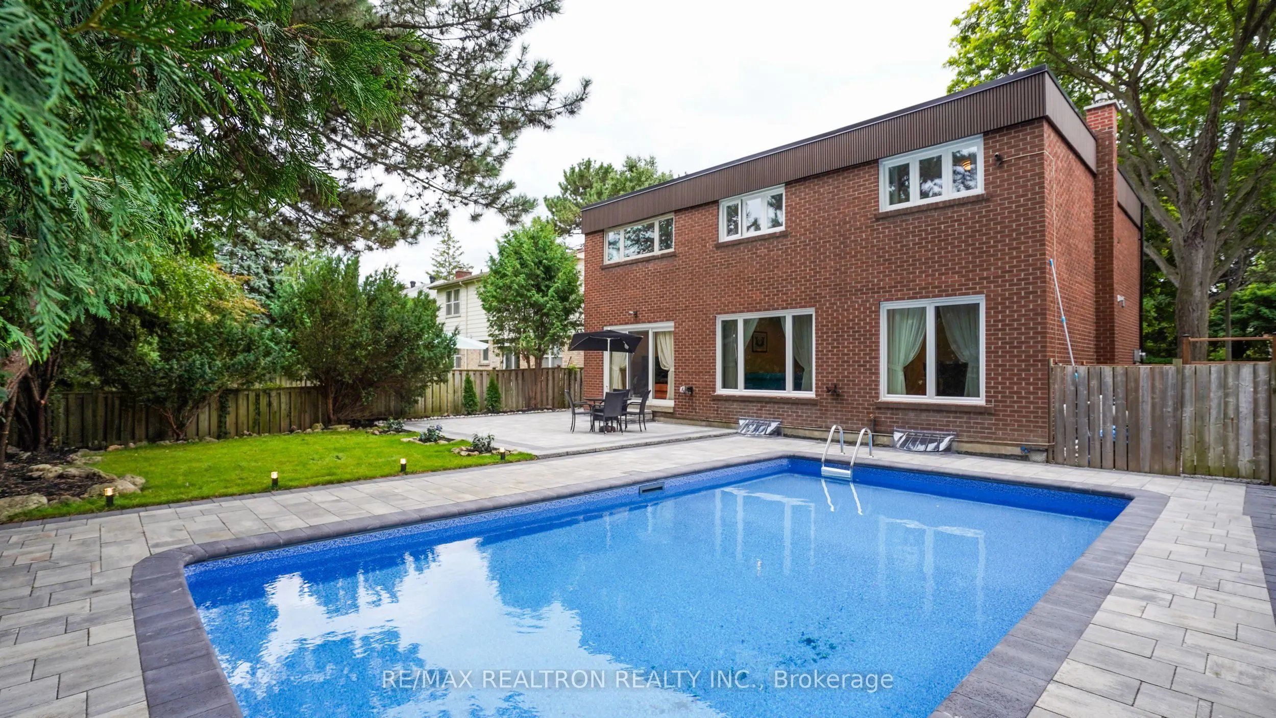 47 Robinter Drive