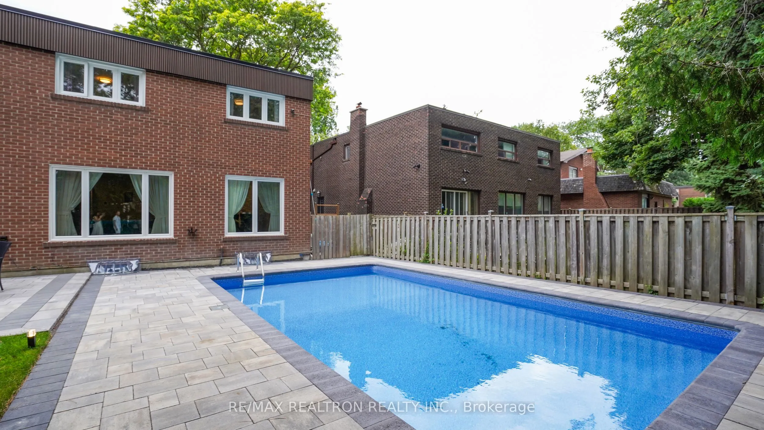 47 Robinter Drive