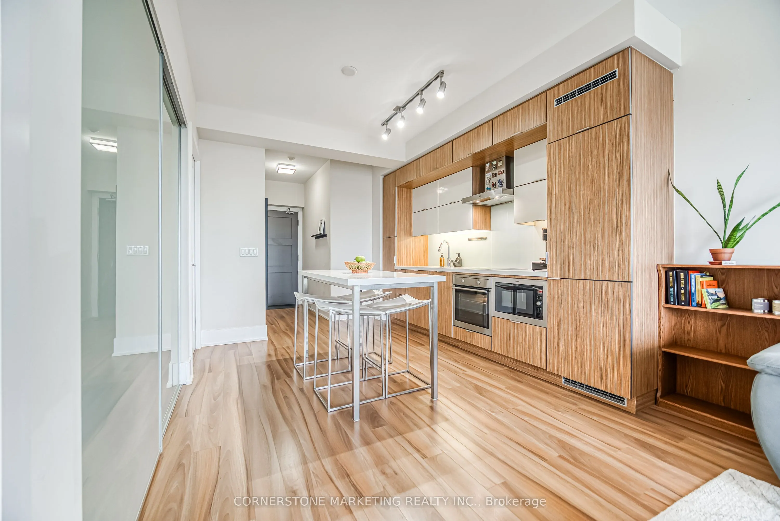 300 Front Street W, #3402