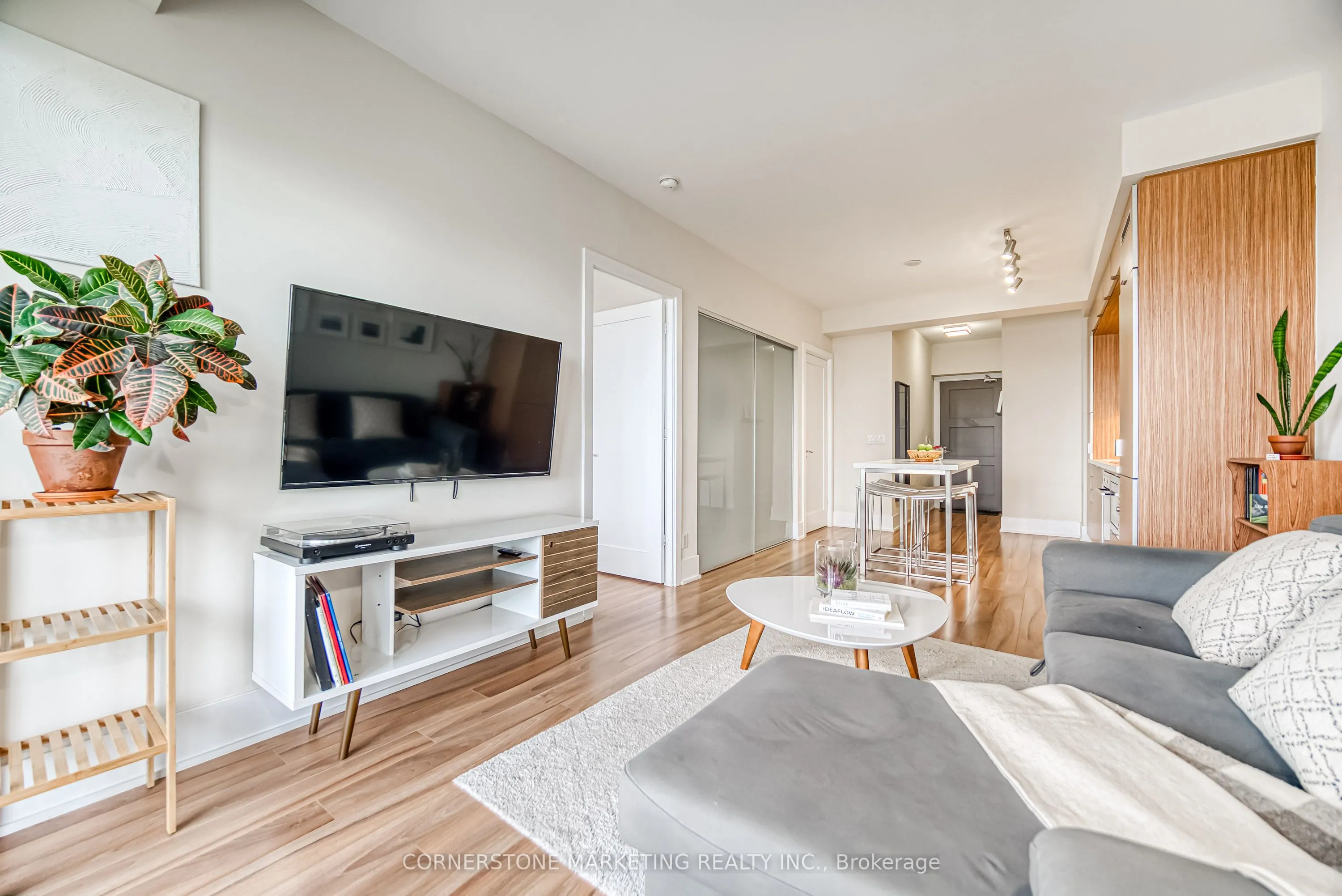 300 Front Street W, #3402