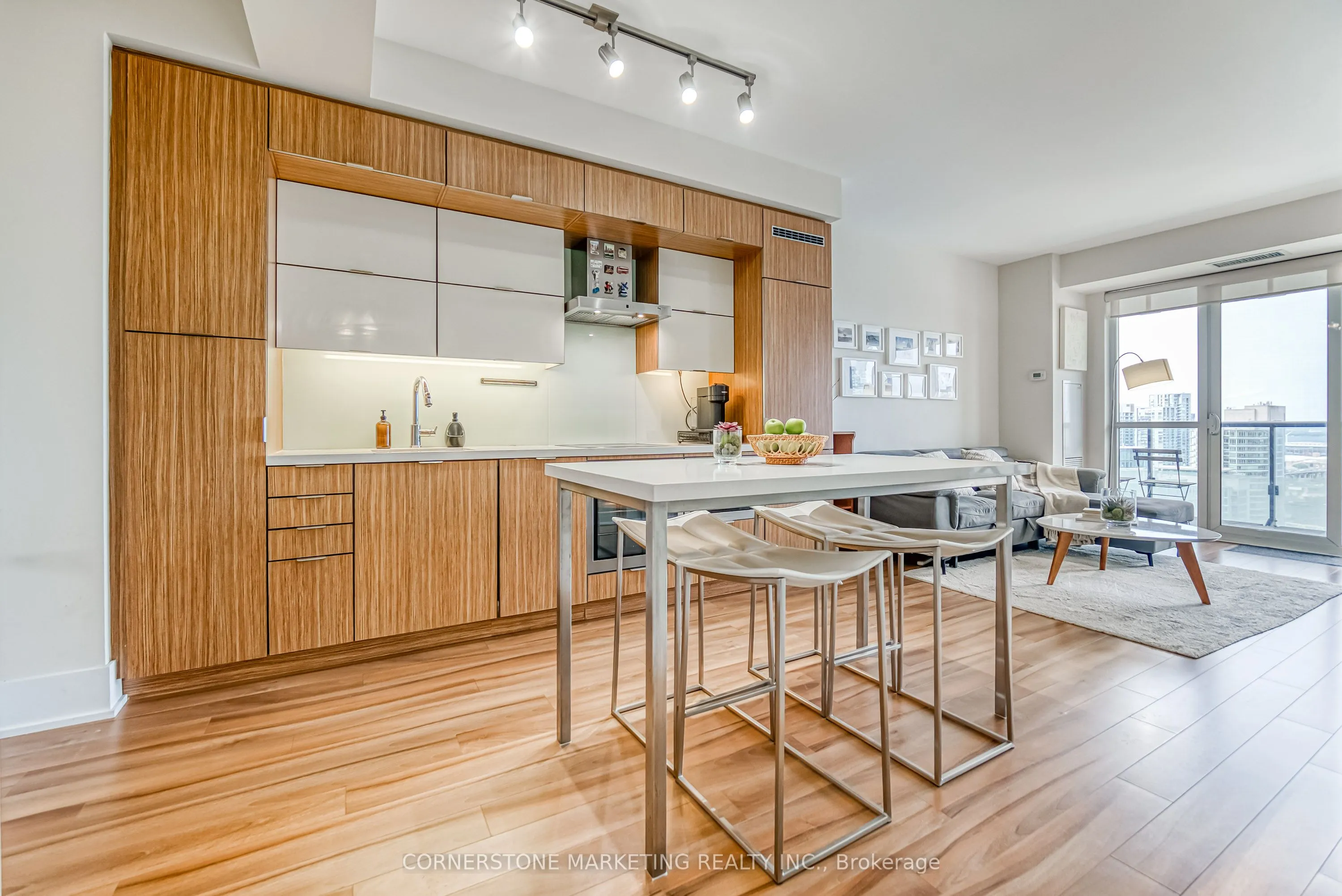 300 Front Street W, #3402