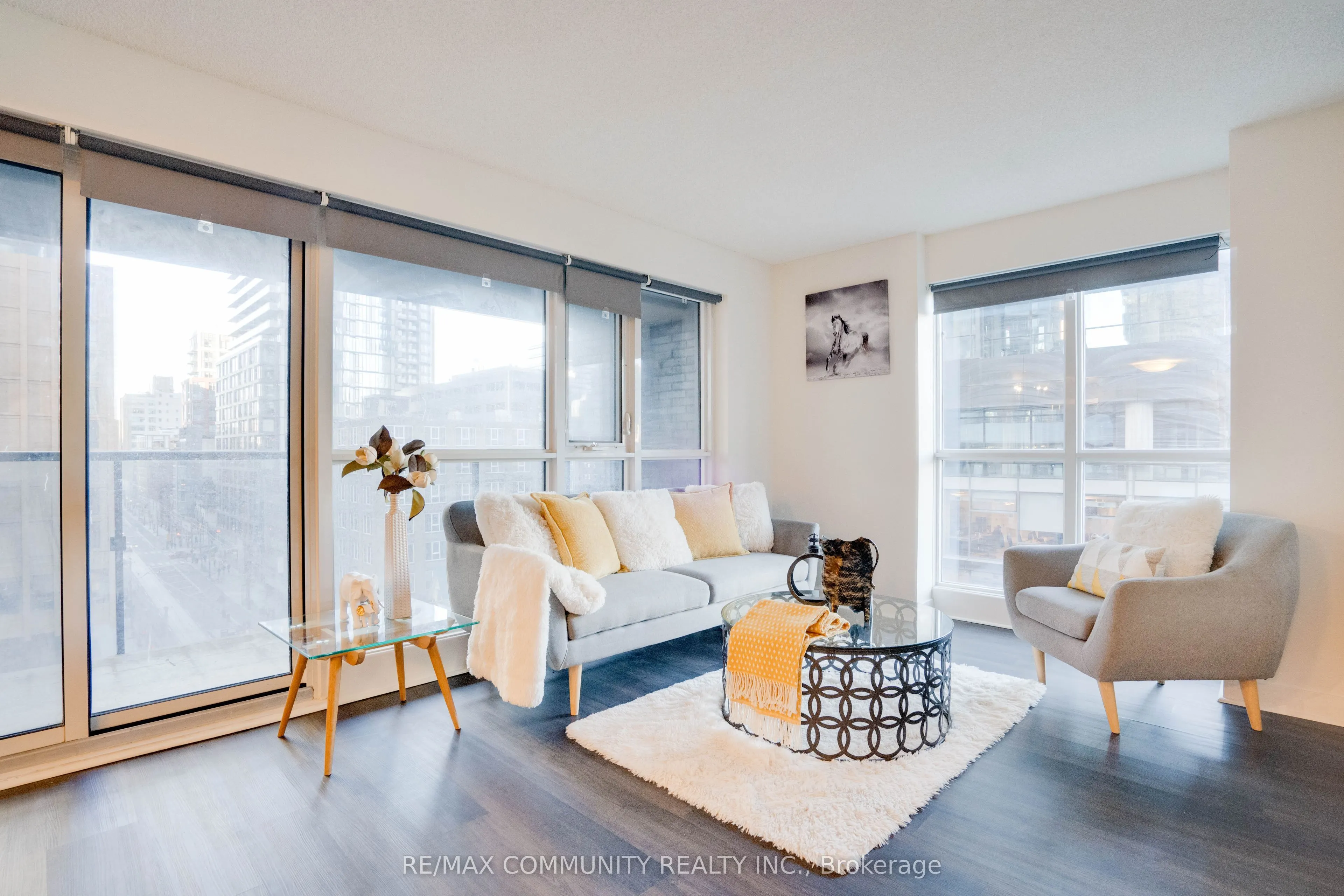 295 Adelaide Street W, #824