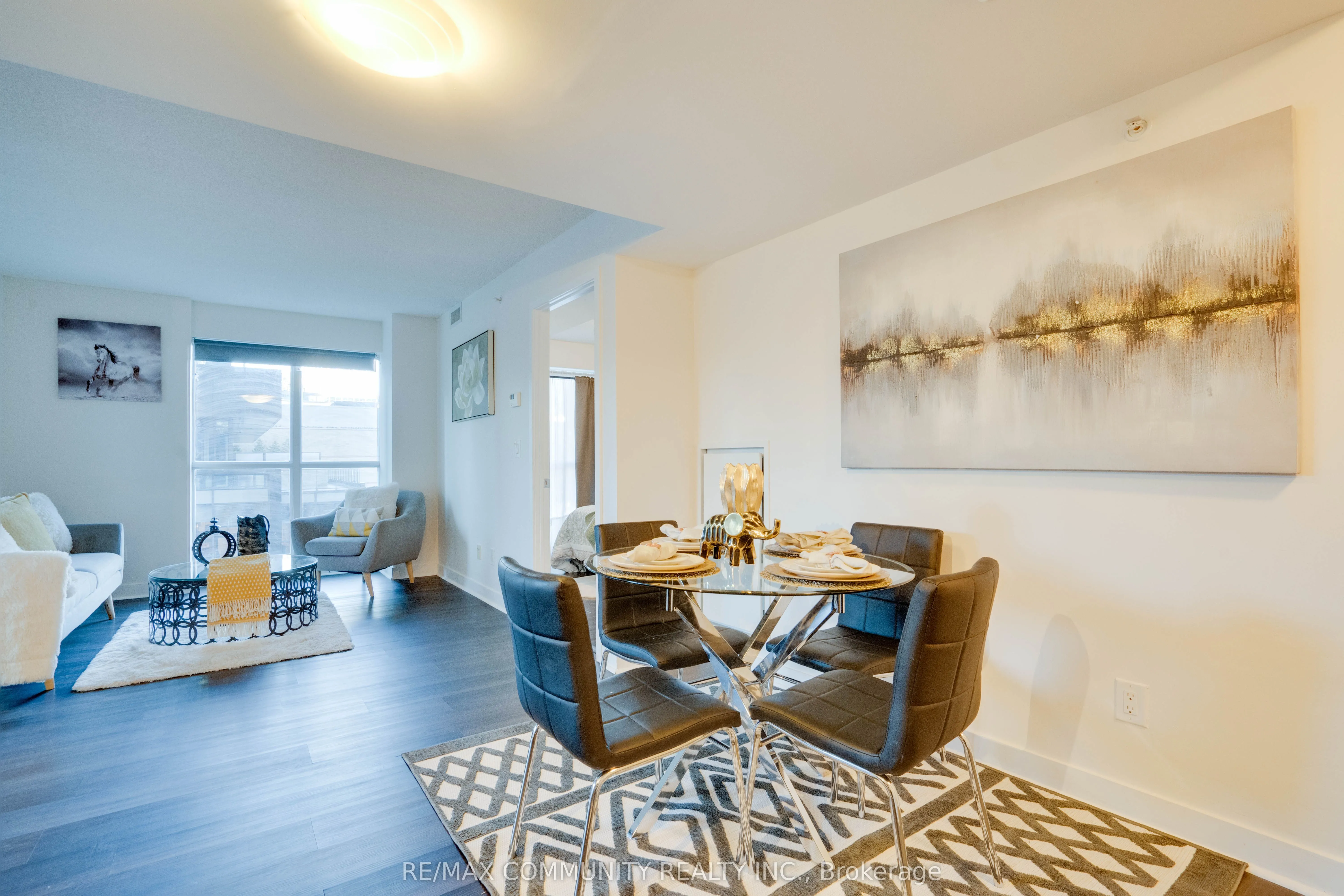 295 Adelaide Street W, #824