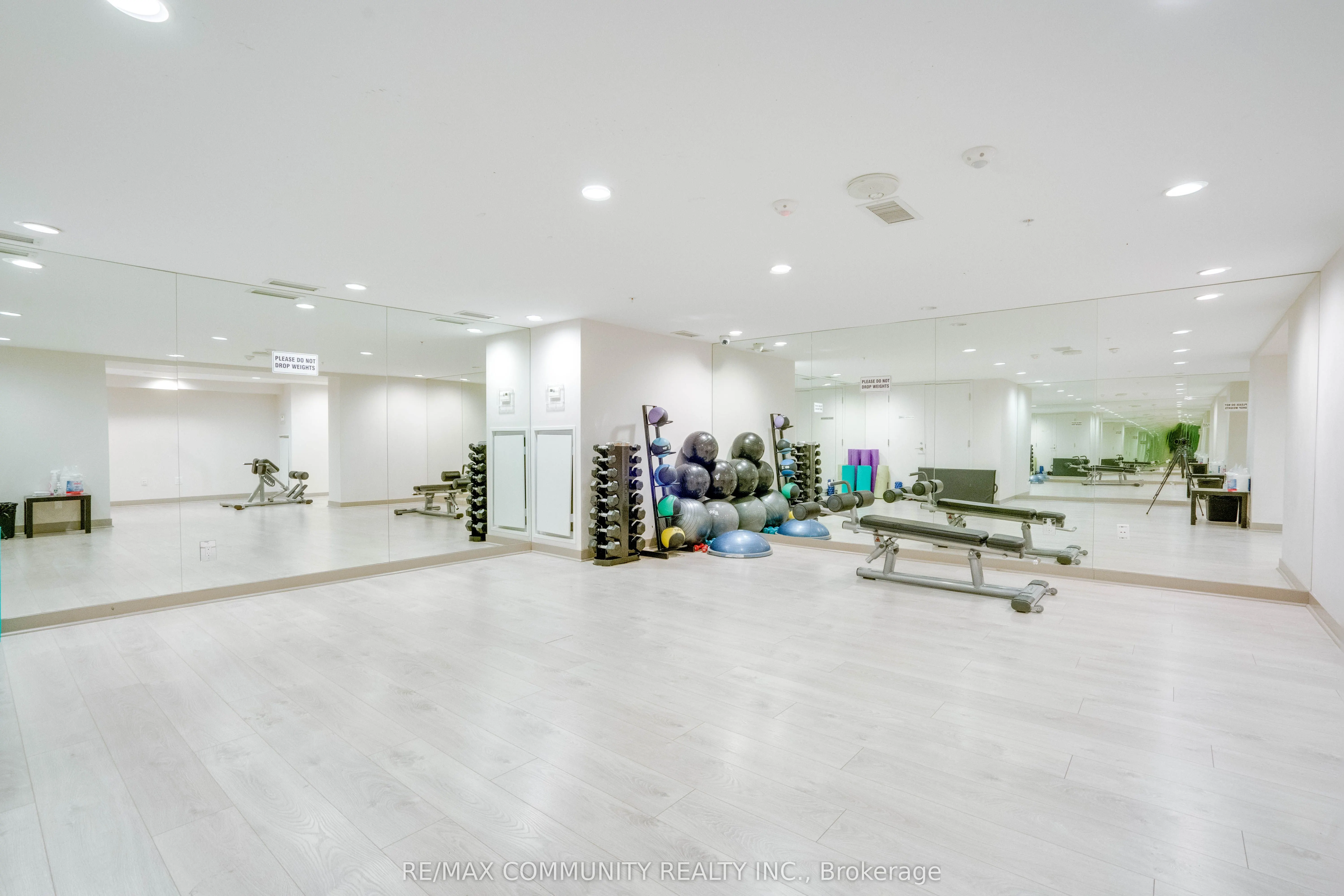 295 Adelaide Street W, #824