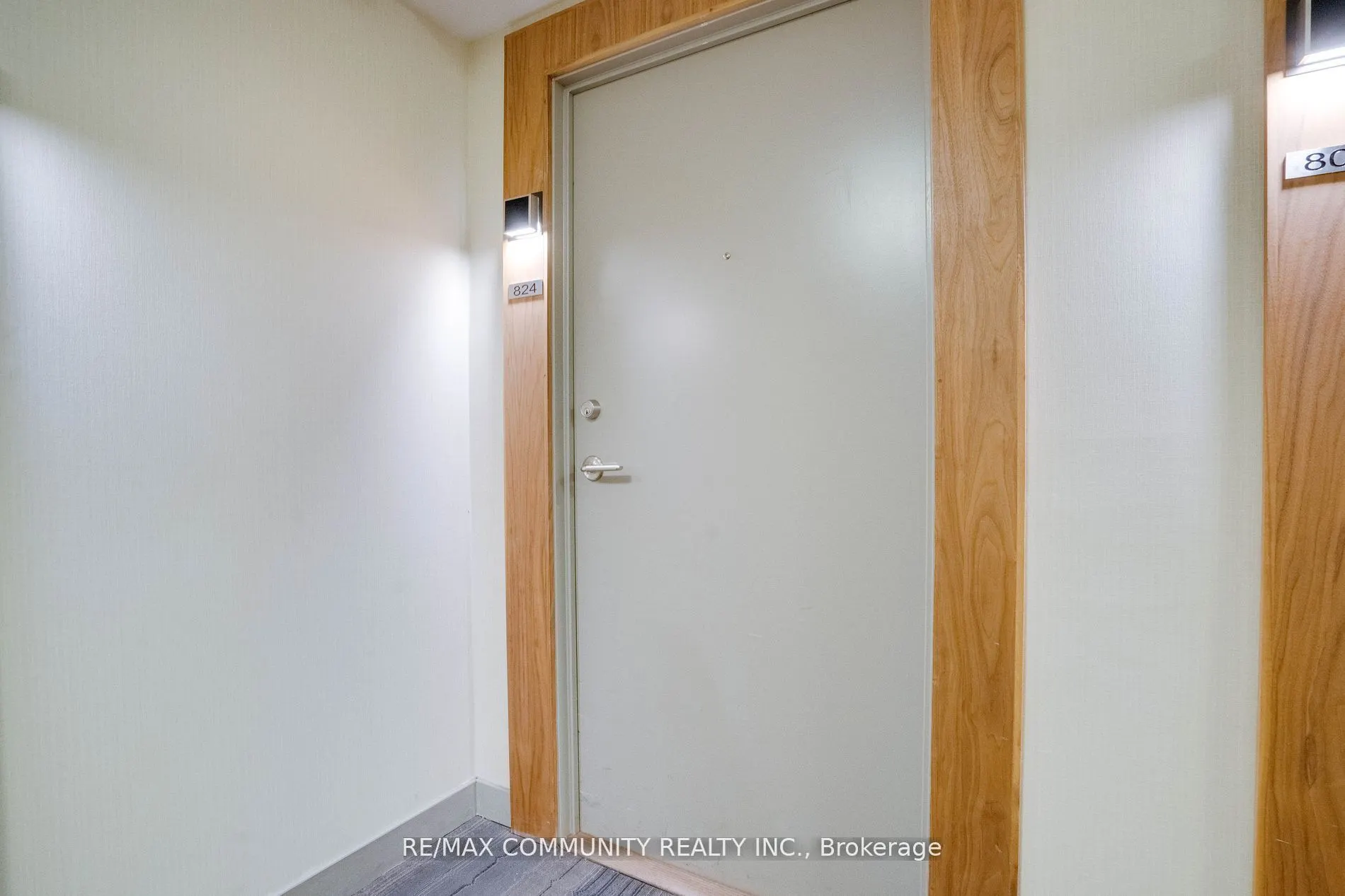 295 Adelaide Street W, #824