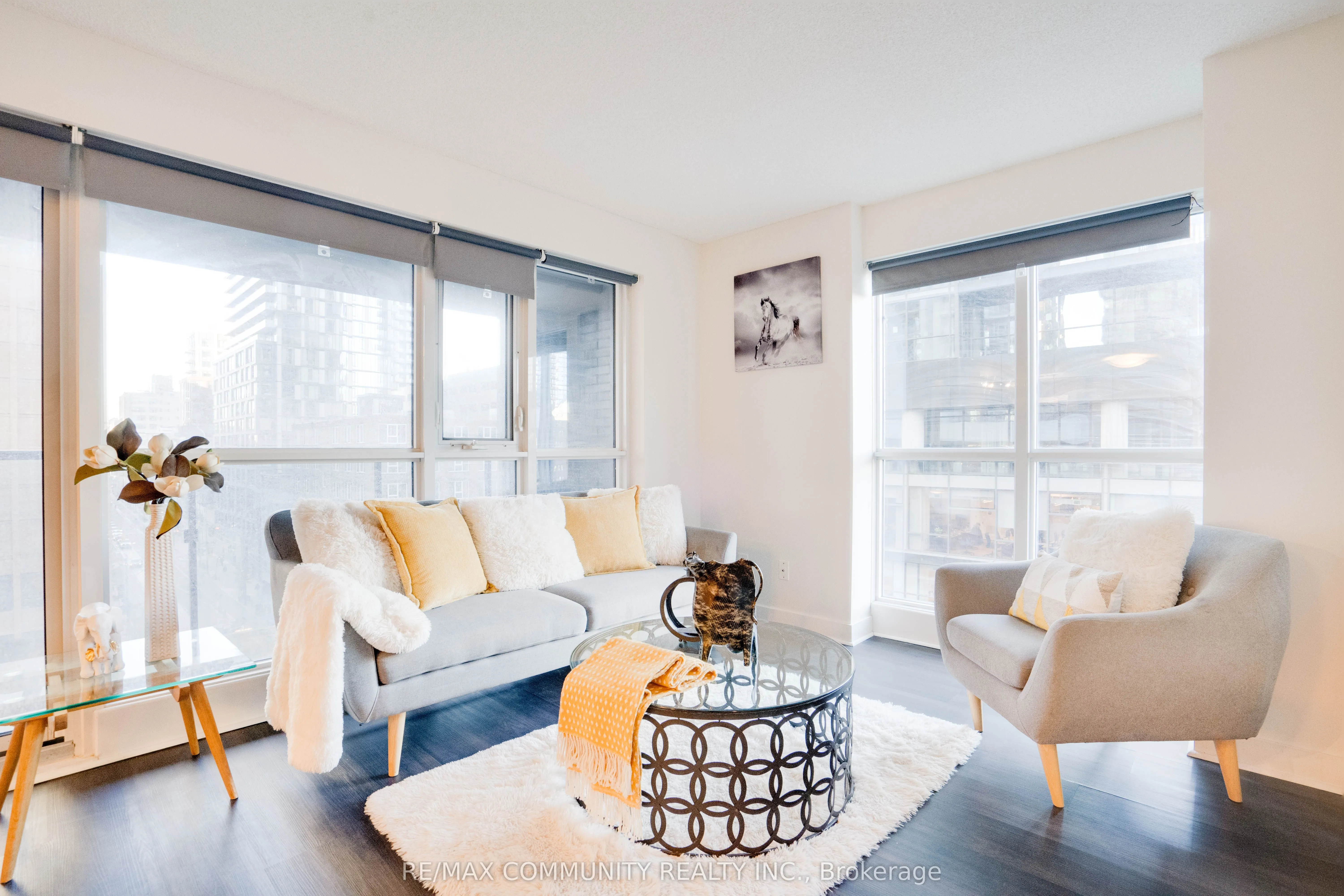 295 Adelaide Street W, #824