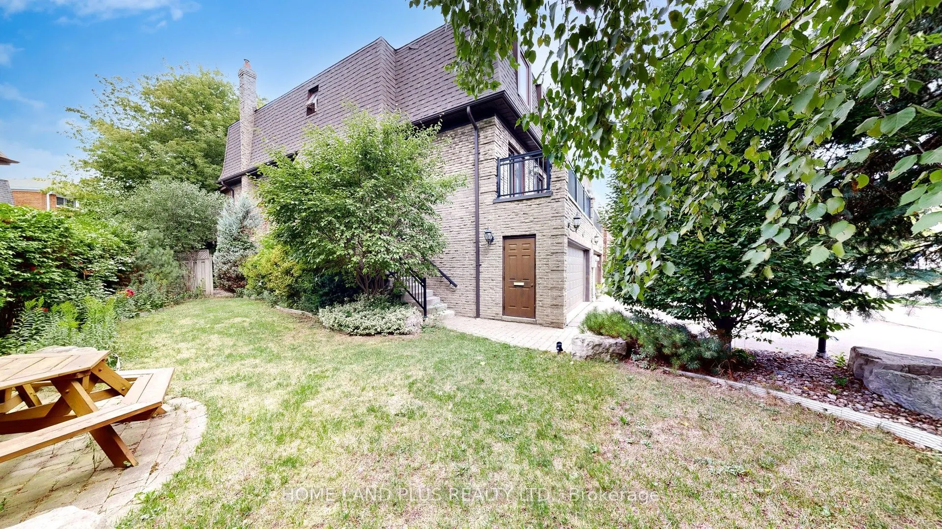 50 Stillwater Crescent