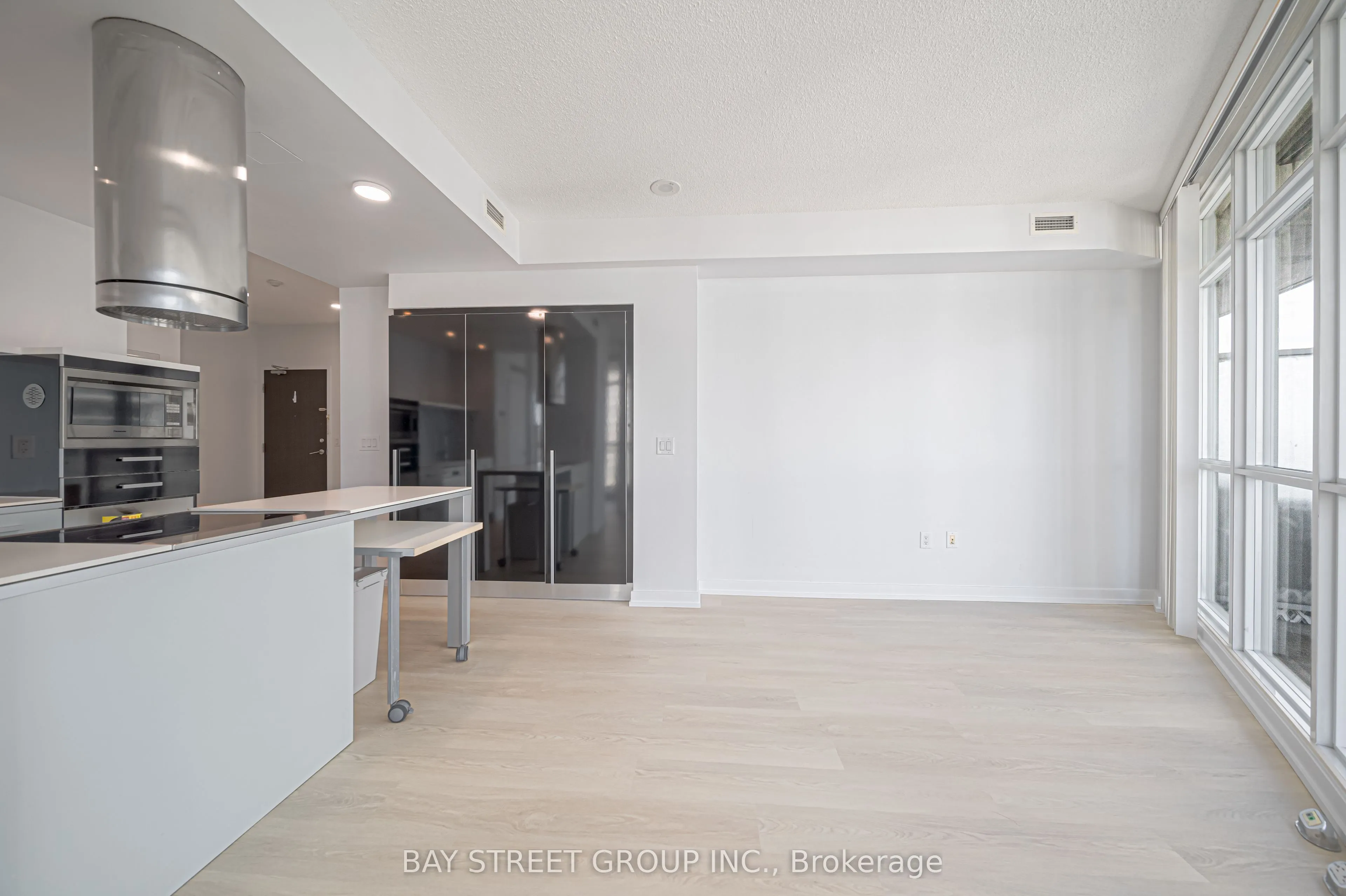 38 Dan Leckie Way, #2807