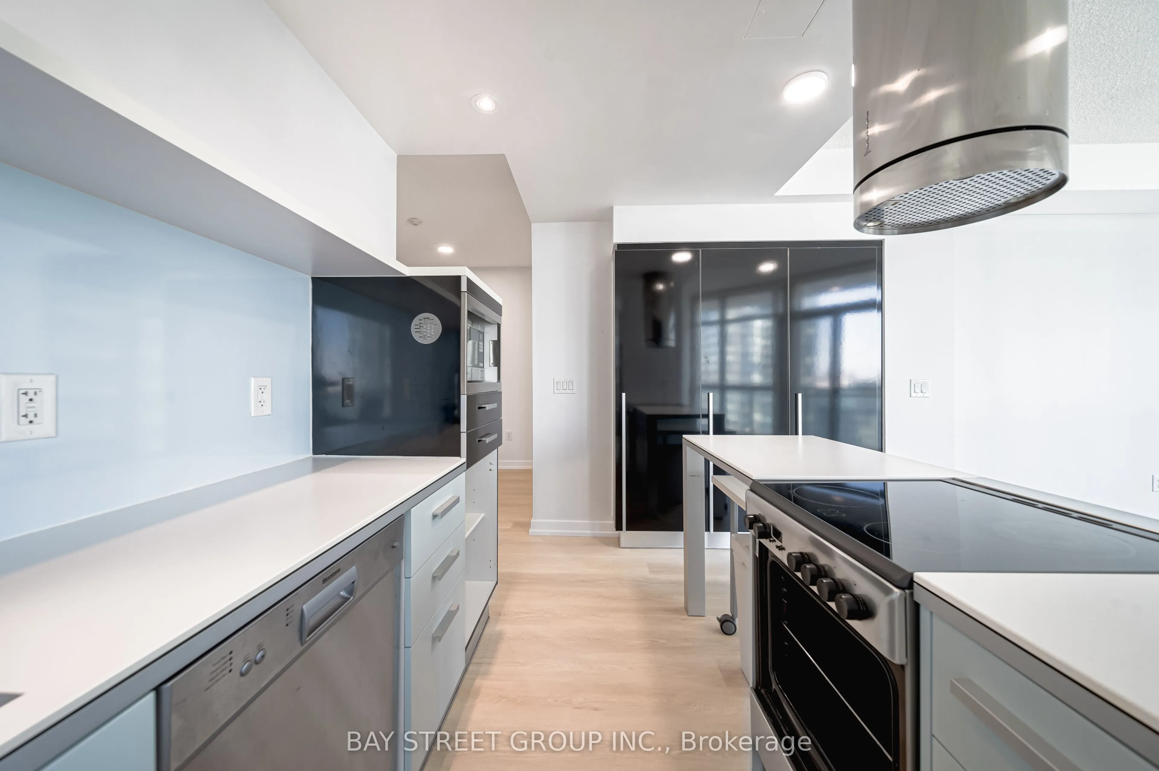 38 Dan Leckie Way, #2807