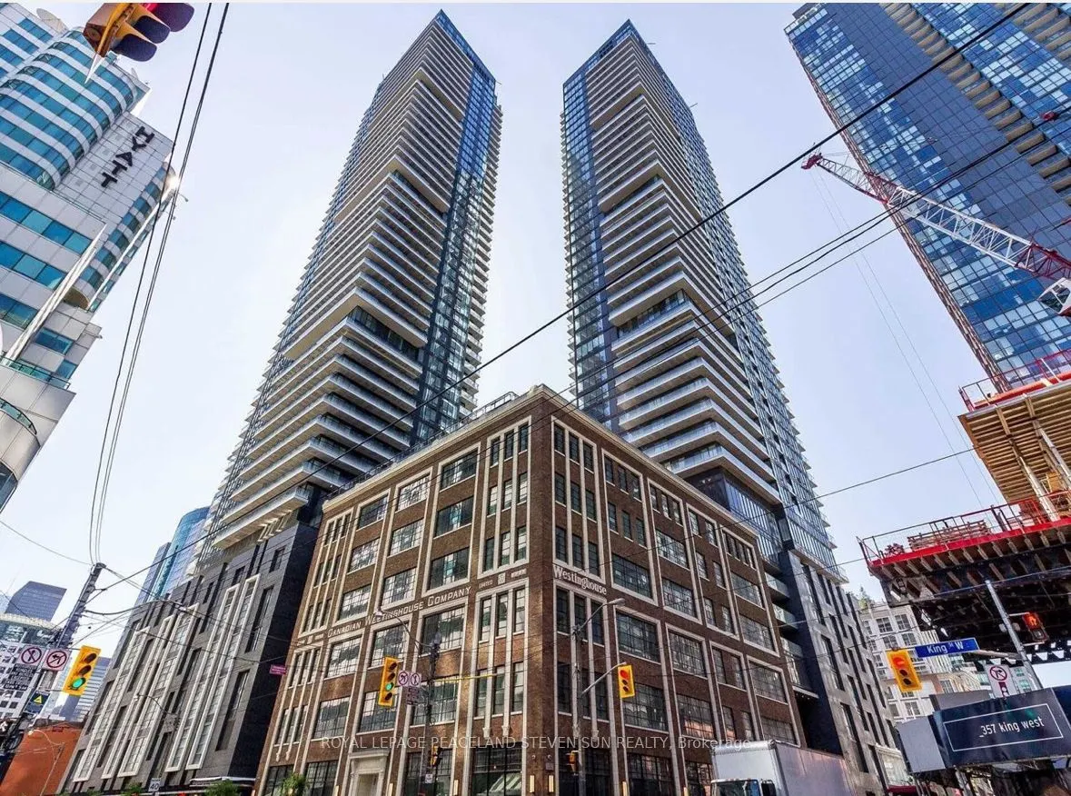 125 Blue Jays Way, #1701