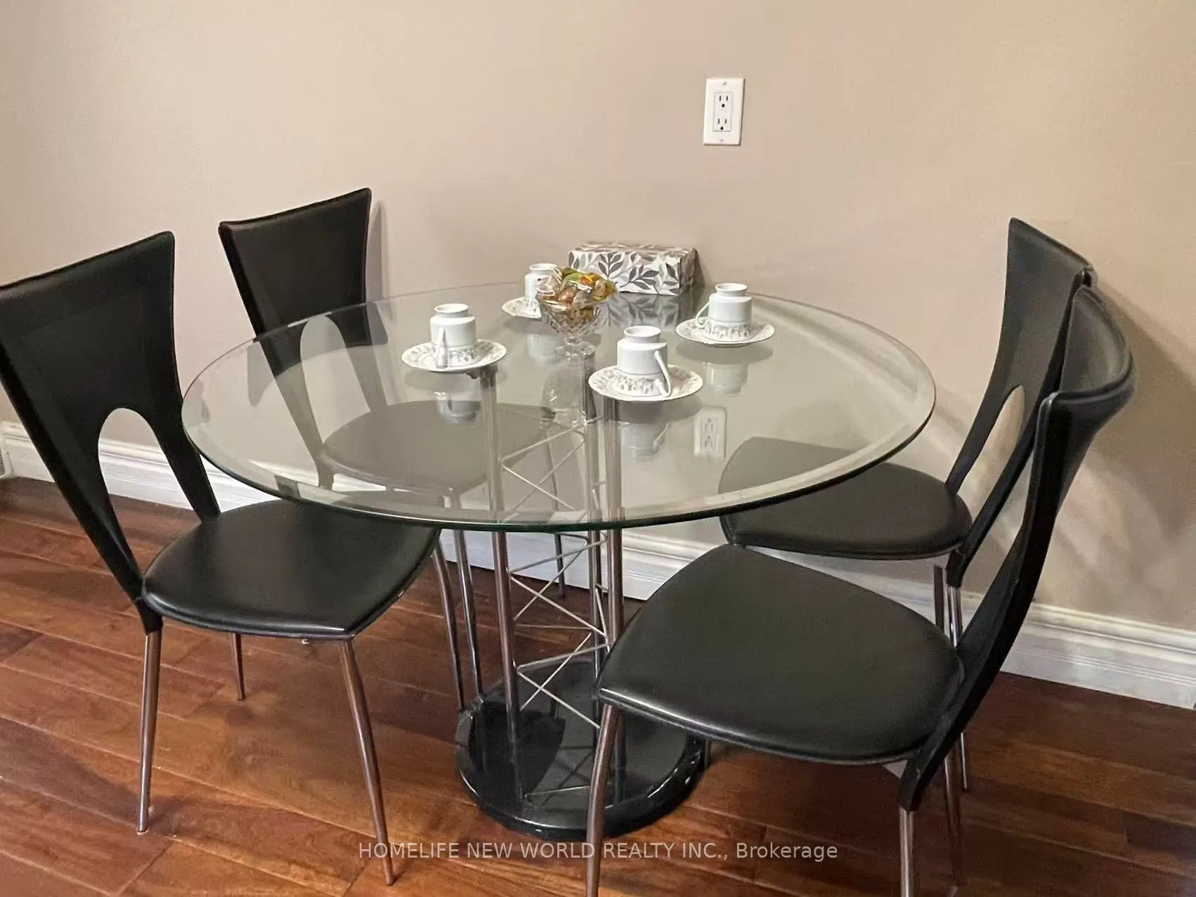 123 Combe Avenue, #main
