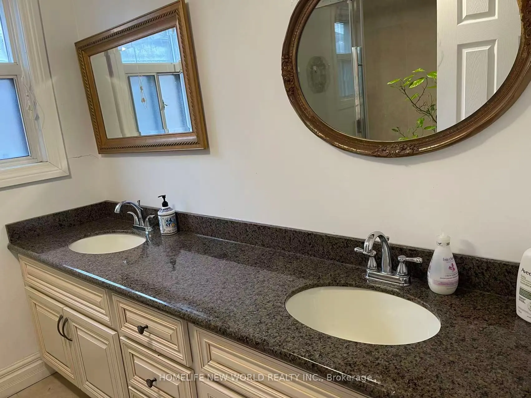 123 Combe Avenue, #main