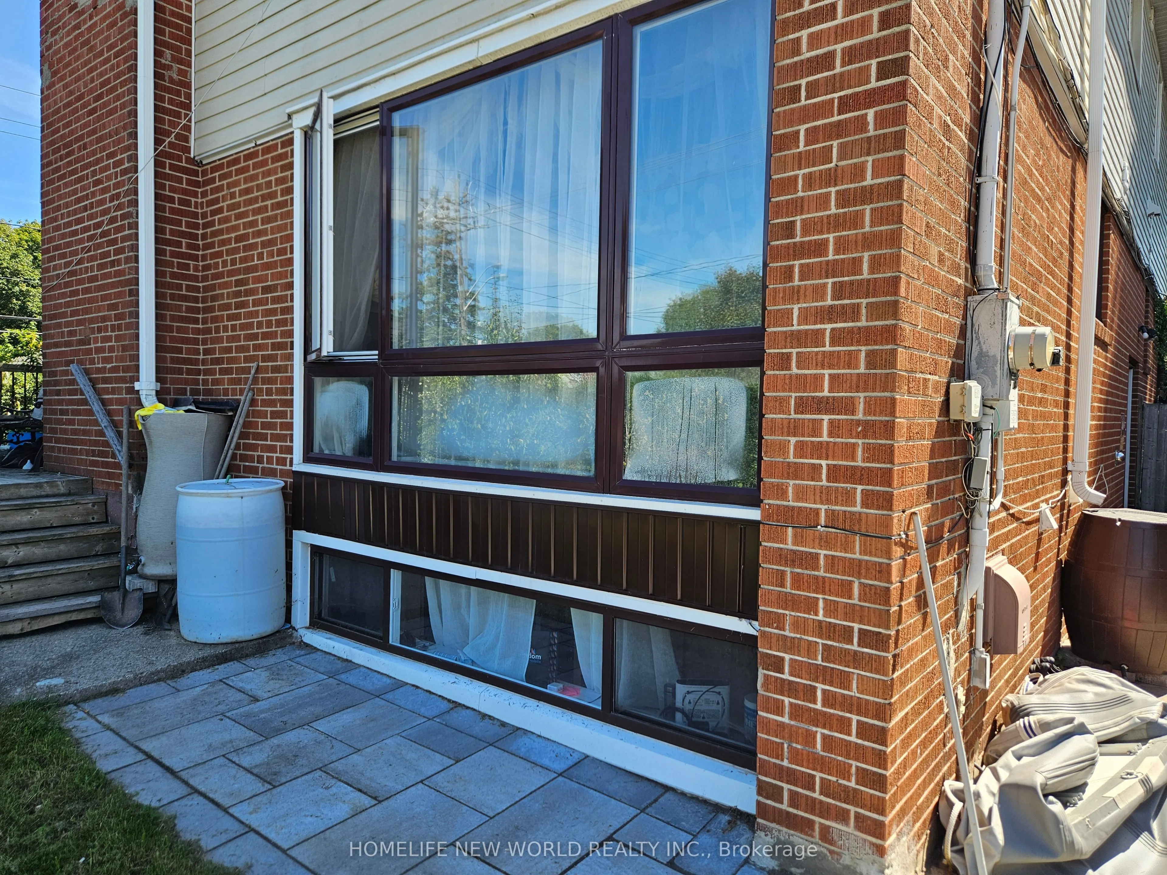 123 Combe Avenue, #main