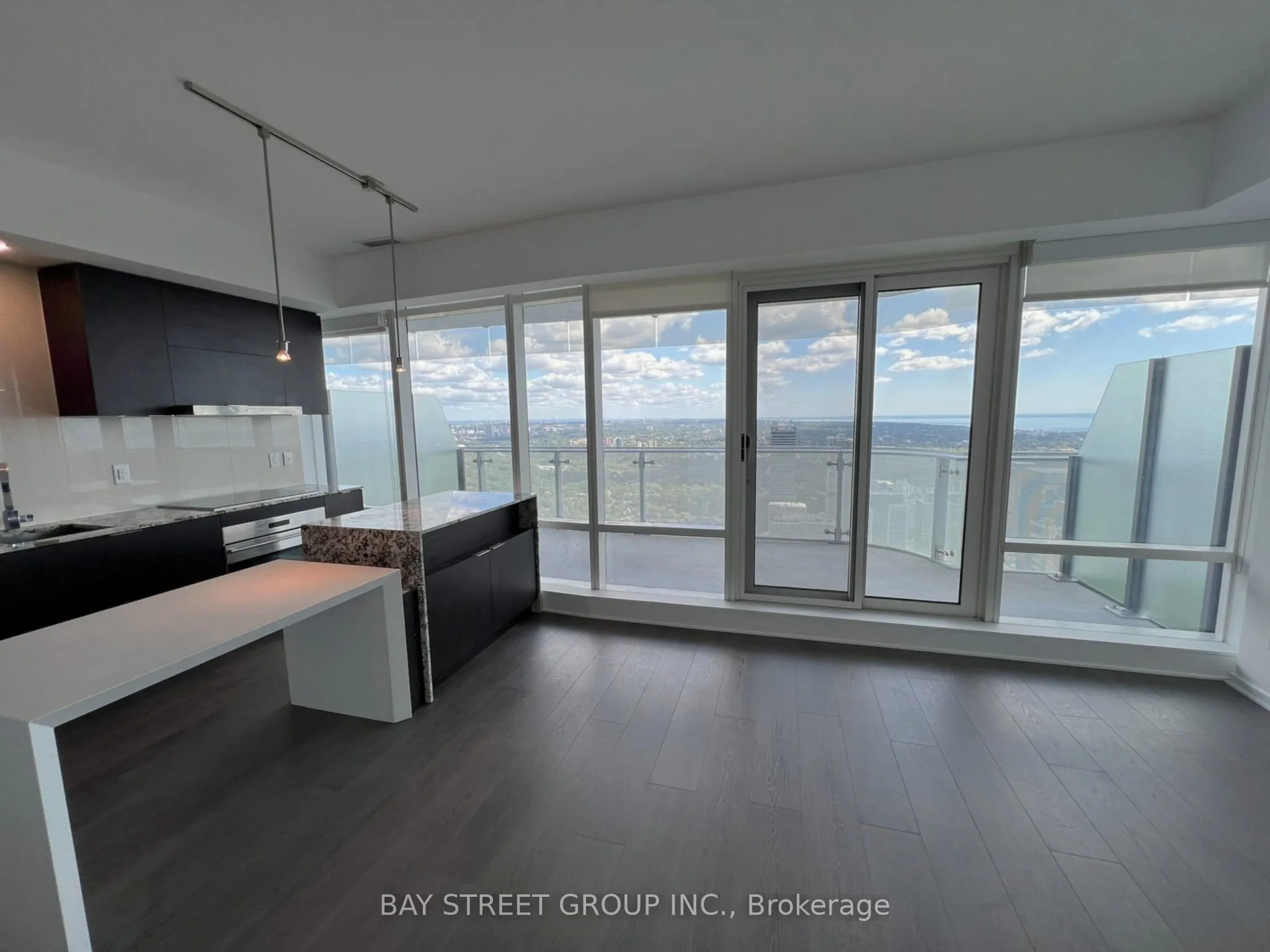 1 Bloor Street E, #6302